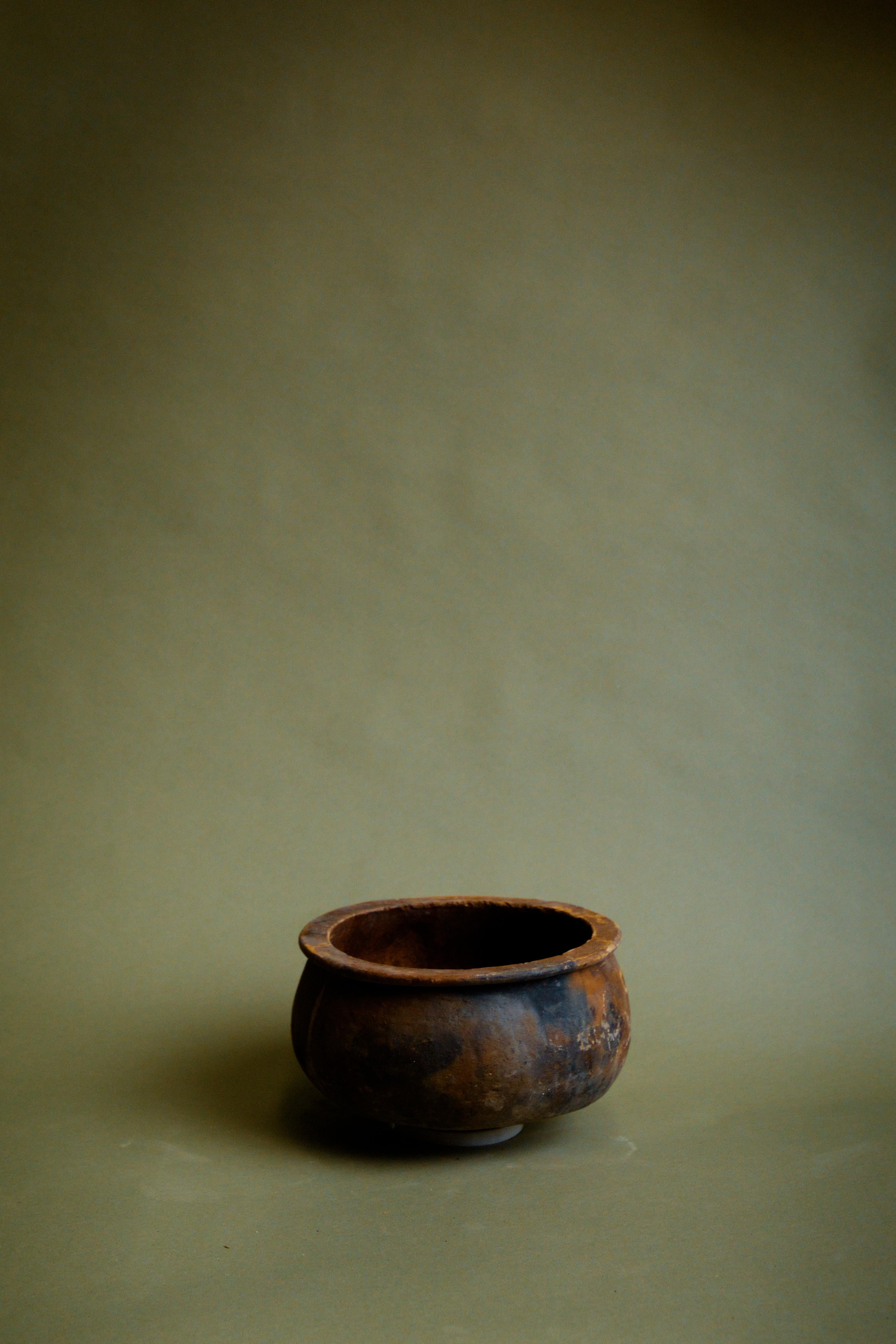 Turco Ciotola da portata in argilla anatolica, terracotta turca d'epoca, XX secolo in vendita