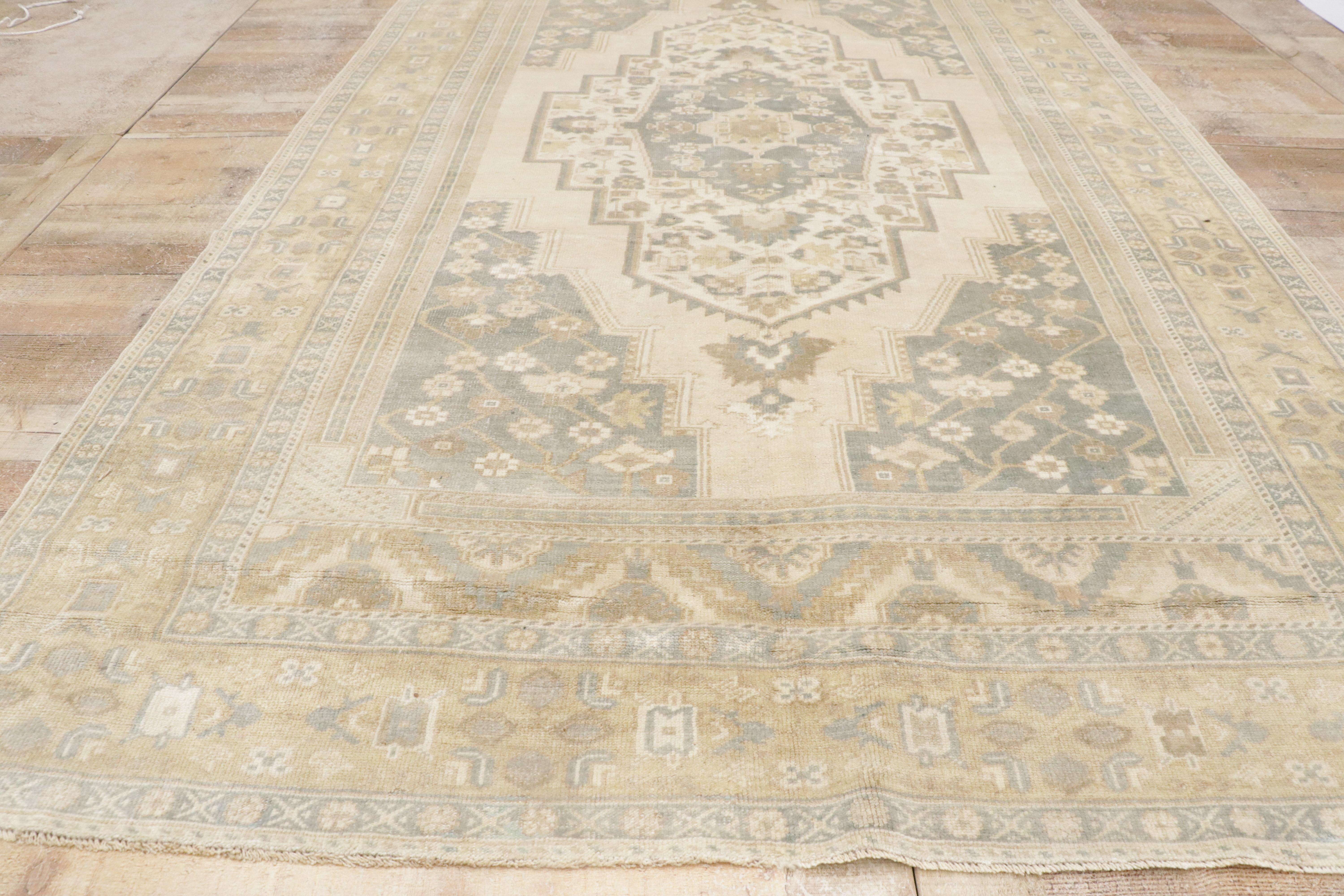 Türkischer Oushak-Teppich, Vintage im Angebot 5