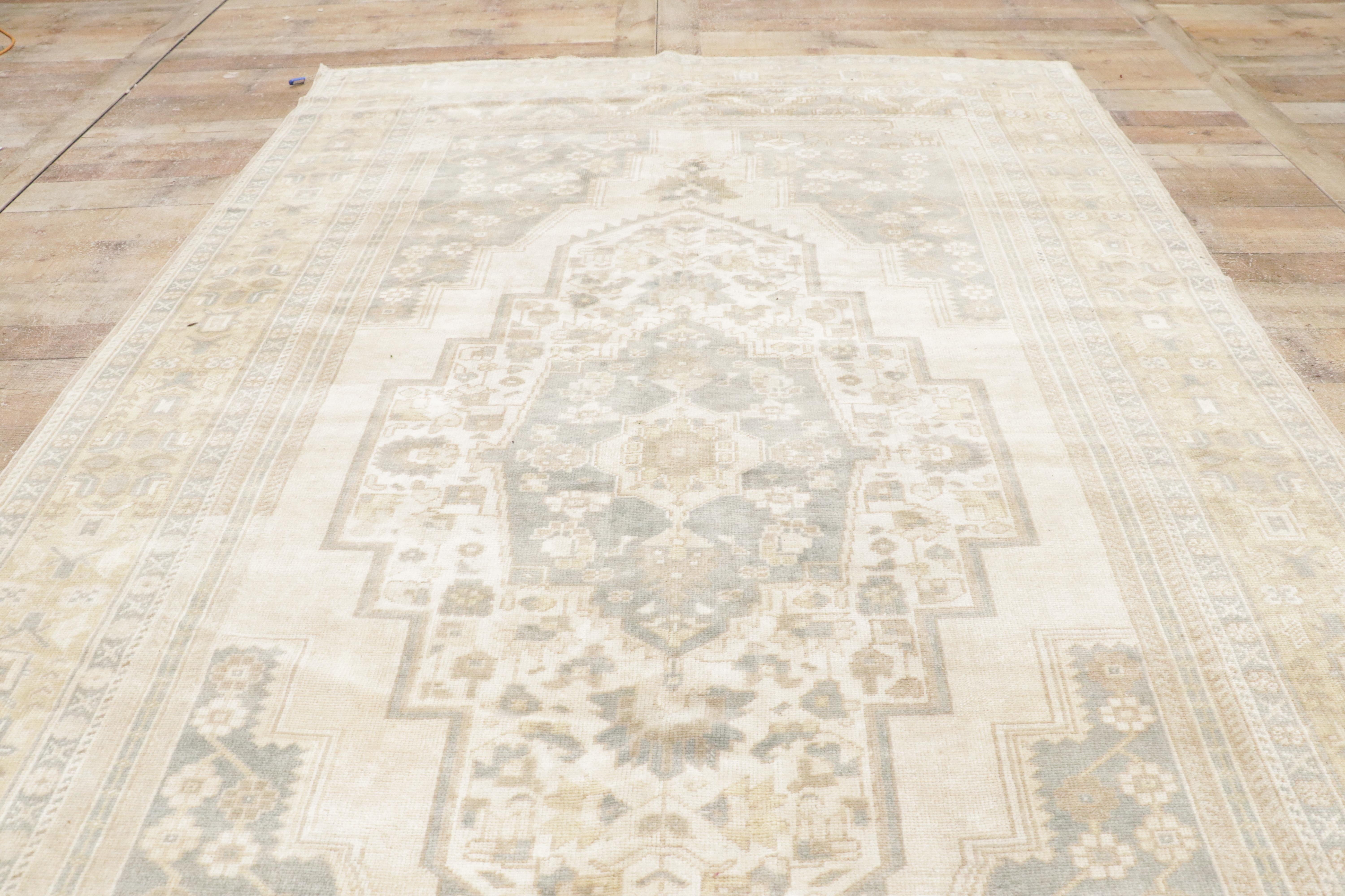 Türkischer Oushak-Teppich, Vintage im Angebot 7