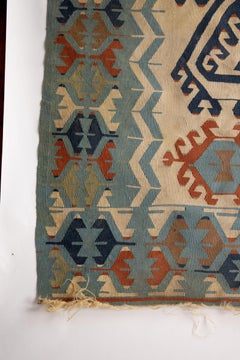 Tappeto Kilim in lana anatolica dal design ornato e tessuto a mano