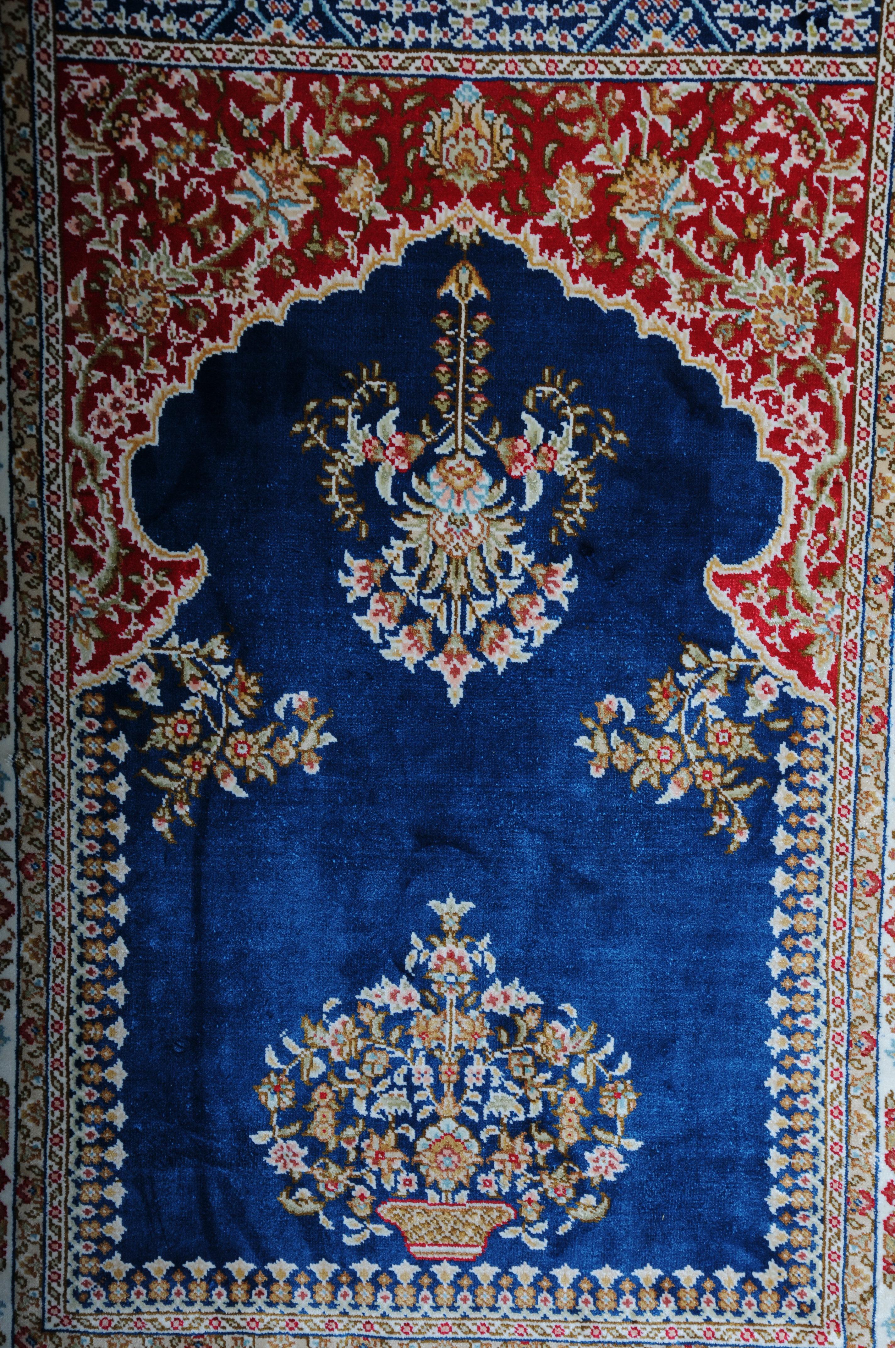 Anatolian prayer rug/tapestry cotton/silk, 20th century For Sale 7