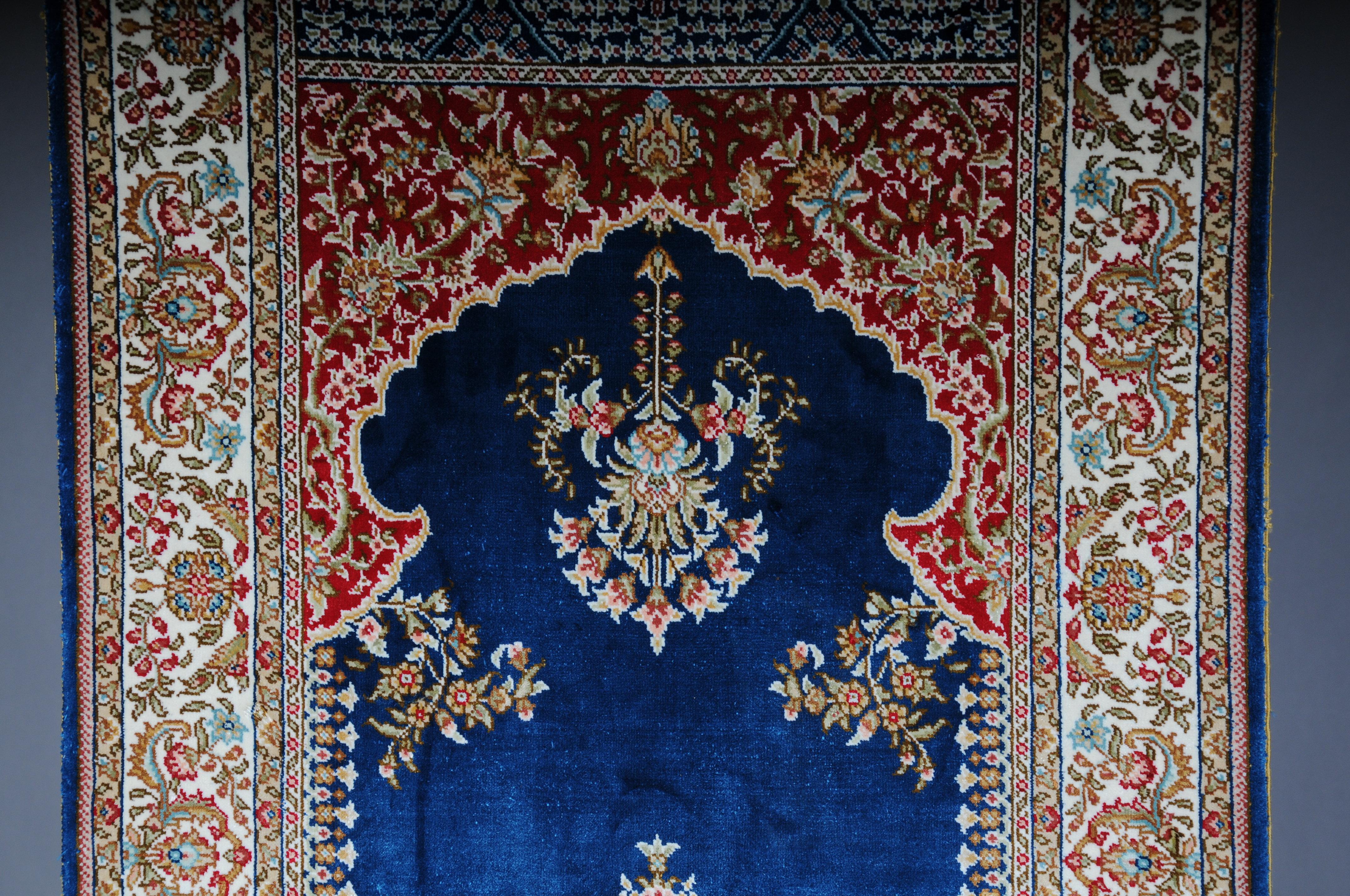 Hand-Knotted Anatolian prayer rug/tapestry cotton/silk, 20th century For Sale