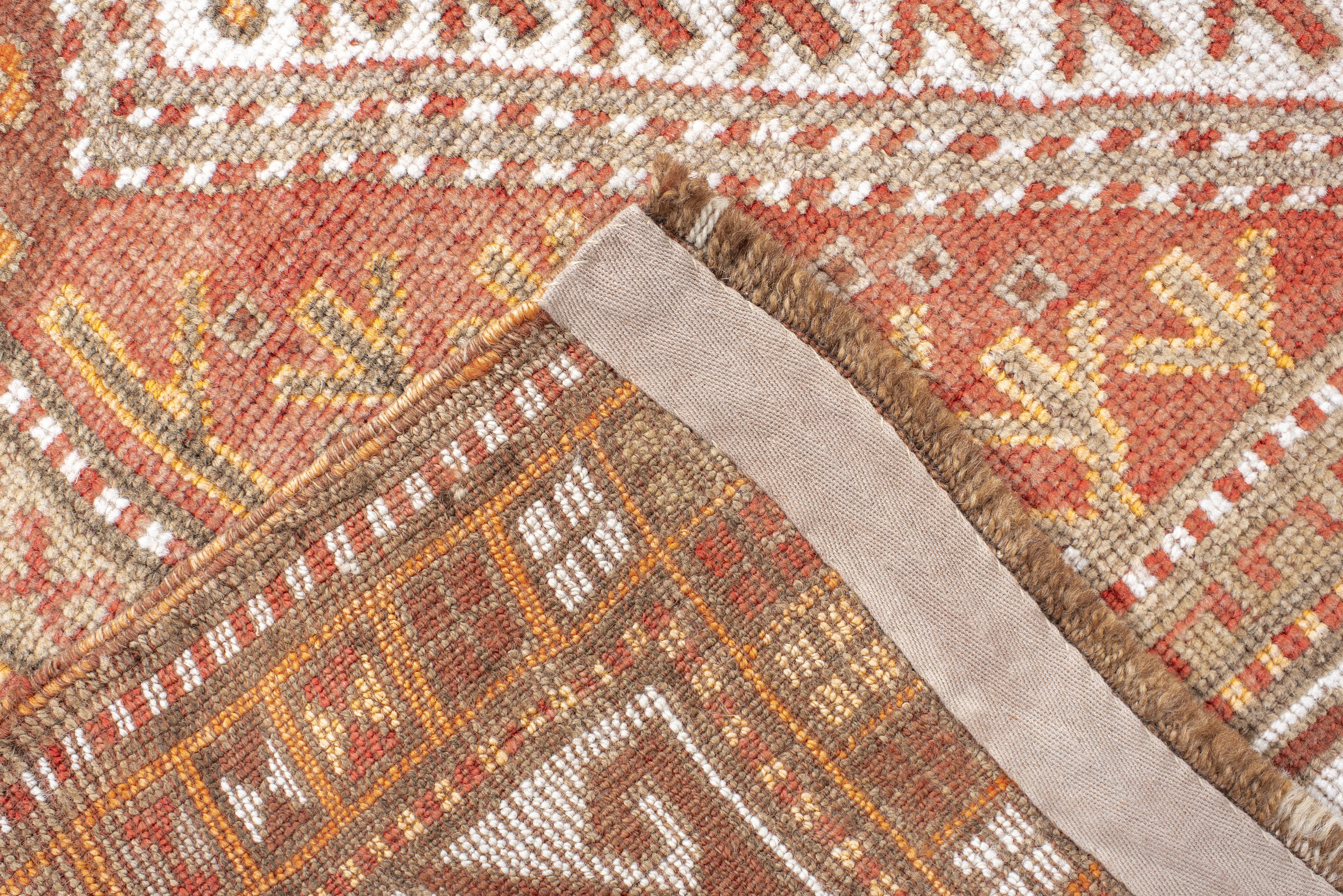 Anatolischer Teppich - Geometrisches Rautendesign (Mitte des 20. Jahrhunderts) im Angebot