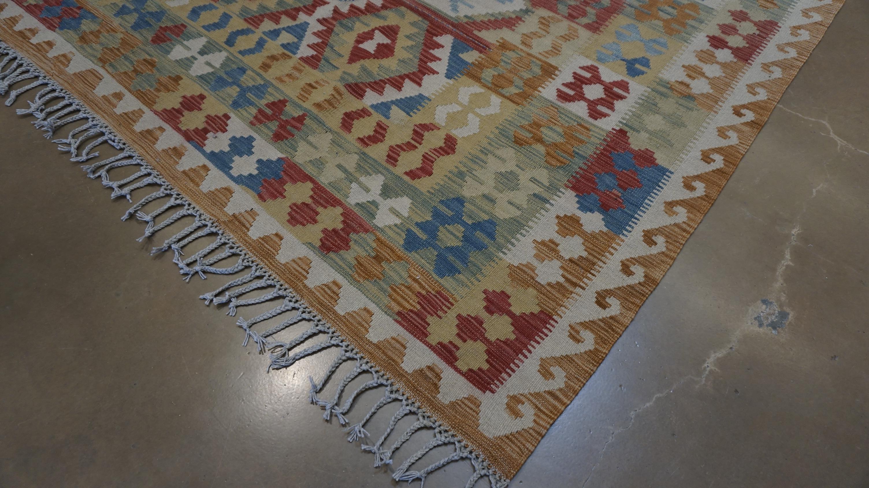 XXIe siècle et contemporain Kilim en laine de style anatolien 6'6''x9'7'' en vente
