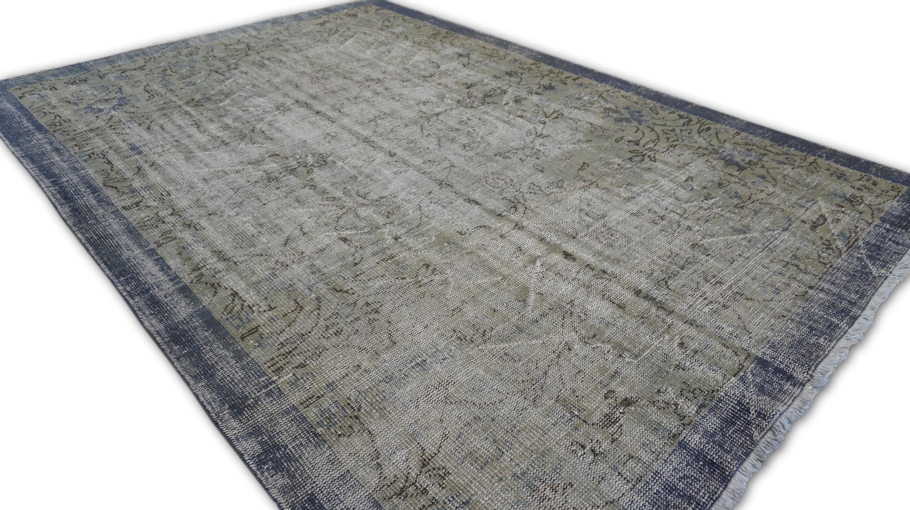 Anatolischer Vintage-Wollteppich in Grün und Blaugrau 6'10''x9'6'' (Türkisch) im Angebot