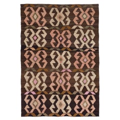 Anatolischer Vintage Kelim mit geometrischen Motiven in Erdtönen, altes Garn