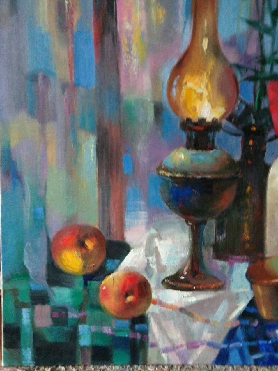 Natura morta con lampada, Pittura a olio originale, pronta da appendere - Still-Life Painting Nero di Anatoly Tarabanov