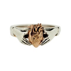 Anatomischer Herz- und Claddagh-Ring aus Sterlingsilber und 9 Karat Roségold