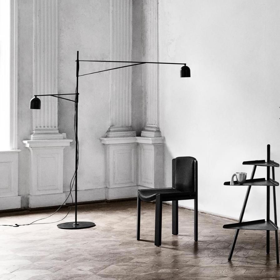 Lampada da terra in acciaio e alluminio 'Awkward Light' di Anatomy Design by Karakter In condizioni Nuovo in vendita a Barcelona, Barcelona