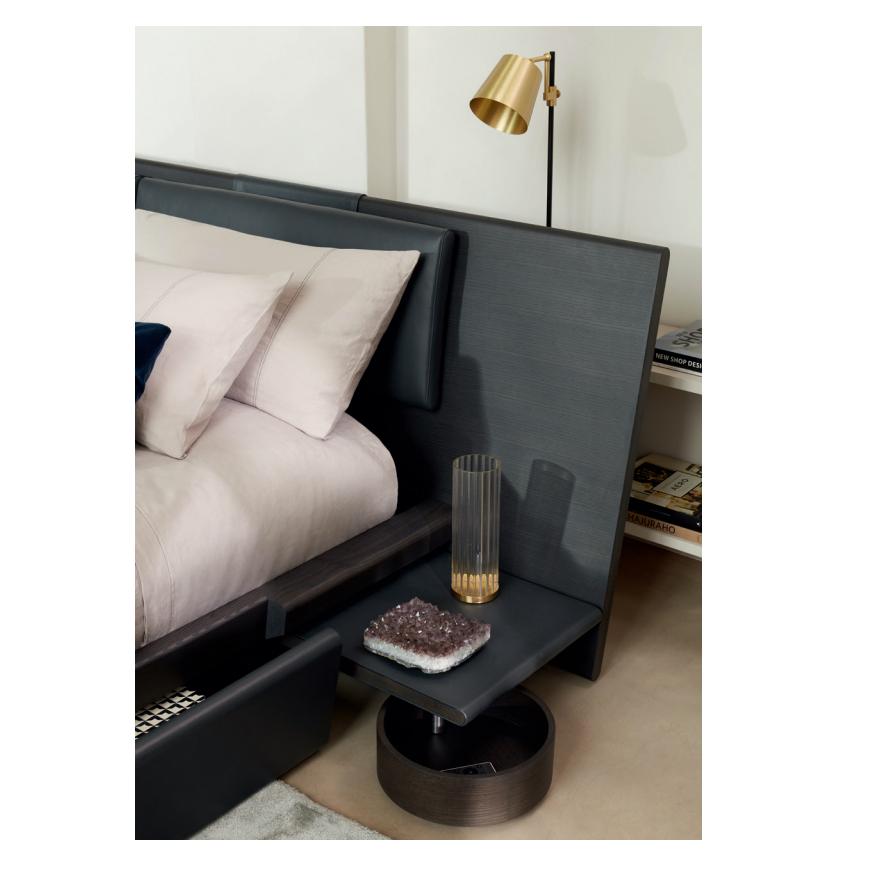 Anatomy Design lampe Lab Light Table en laiton, porcelaine et acier par Karakter en vente 4