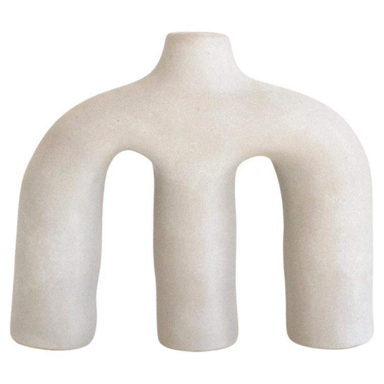 Vase Anatomy fait main en argile blanc os