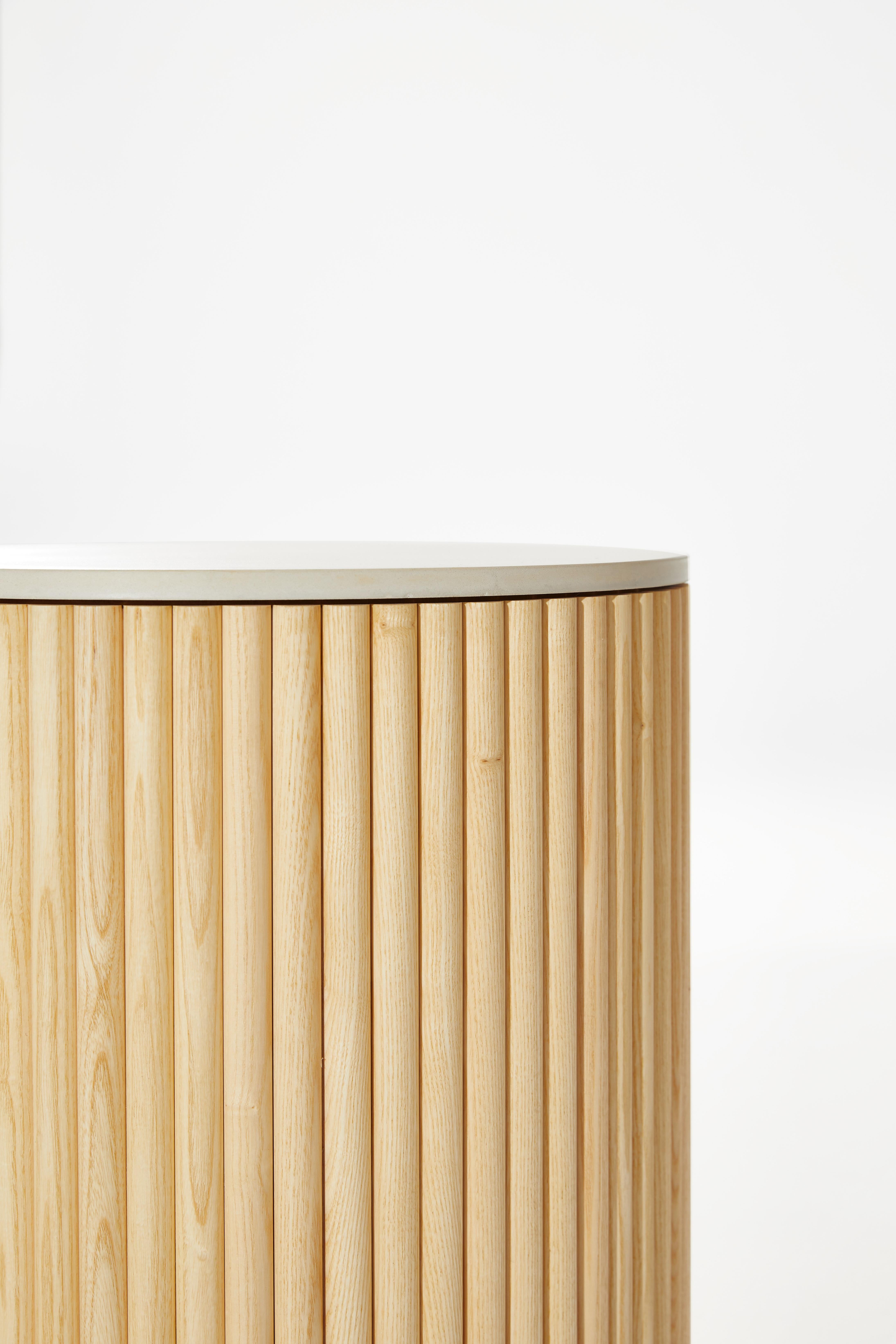 Post-Modern ANC-66 Side Table in Natural Ash Wood And Concrete by Heilig Objects For Sale