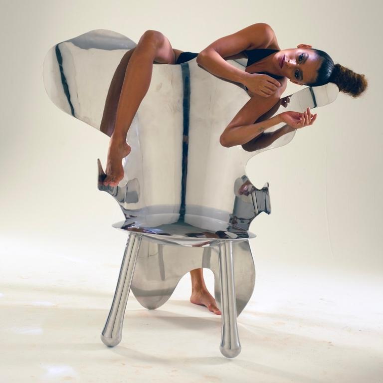 Le fauteuil Ancestral créé par le designer Pedro Franco est une œuvre d'art de haute qualité conçue par A LOT OF Brasil, entièrement en acier inoxydable découpé au laser, fabriqué et poli à la main. La pièce est nouvelle, en édition limitée,