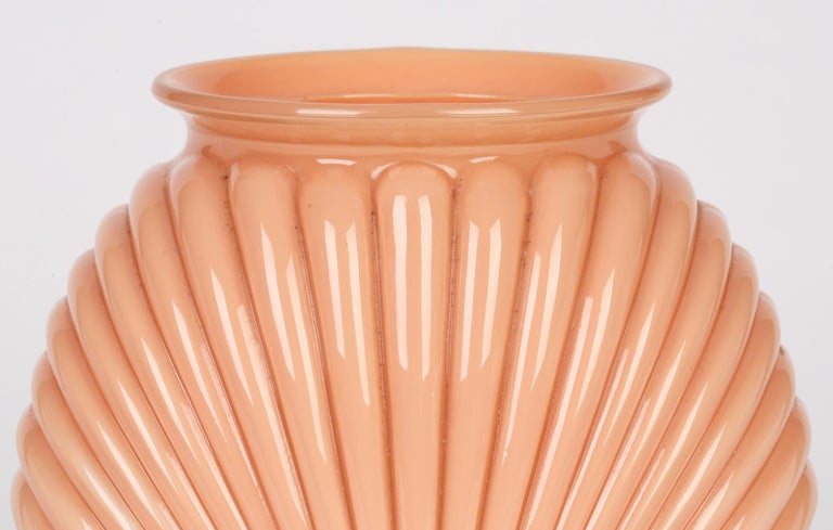 Anchor Hocking Art Deco Style Salmon Pink Molded Fan Pattern Glass Vase For Sale 5