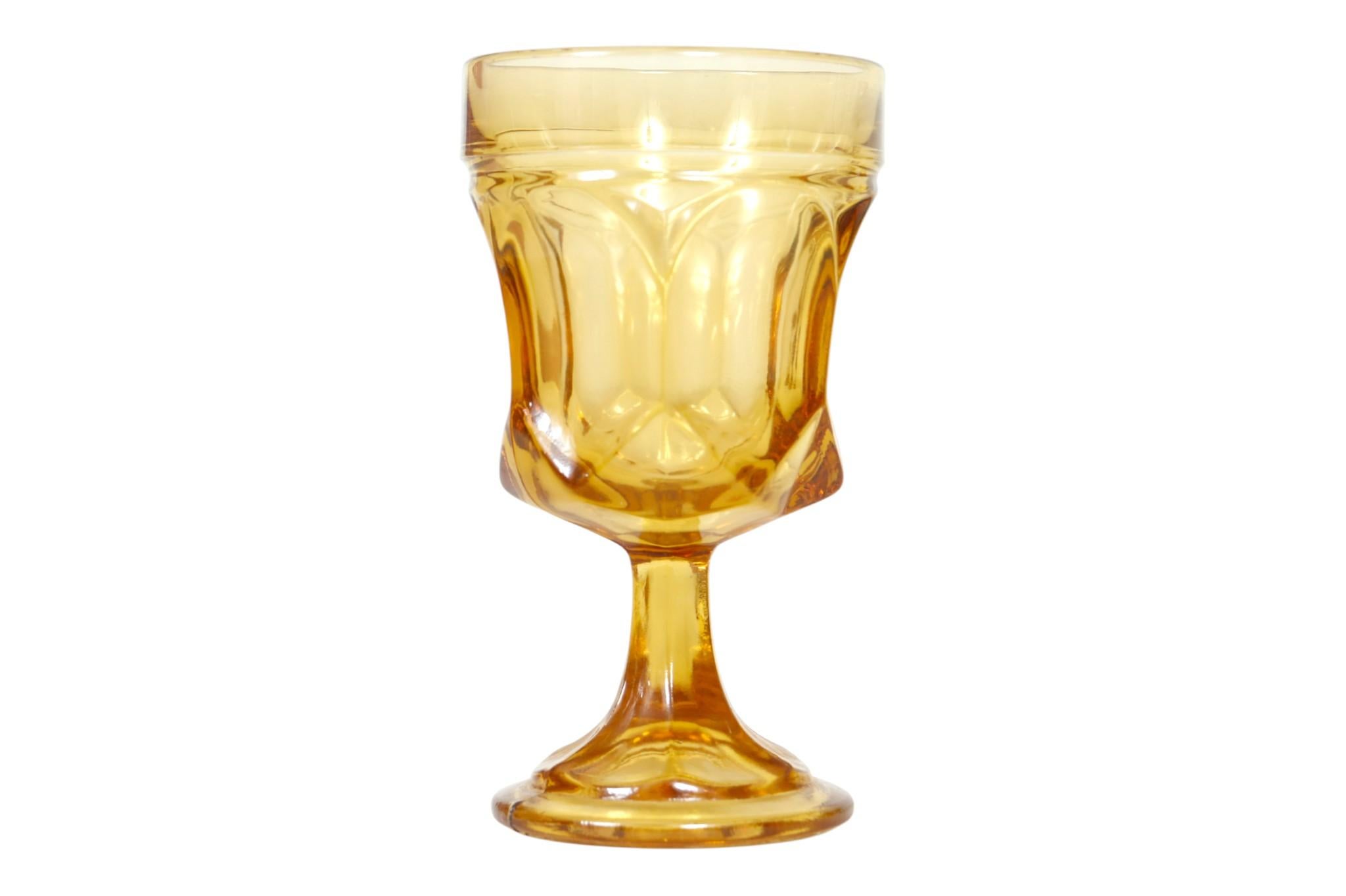 Anchor Hocking Fairfield Amber Glasses, Set of 8 In Good Condition For Sale In Bradenton, FL