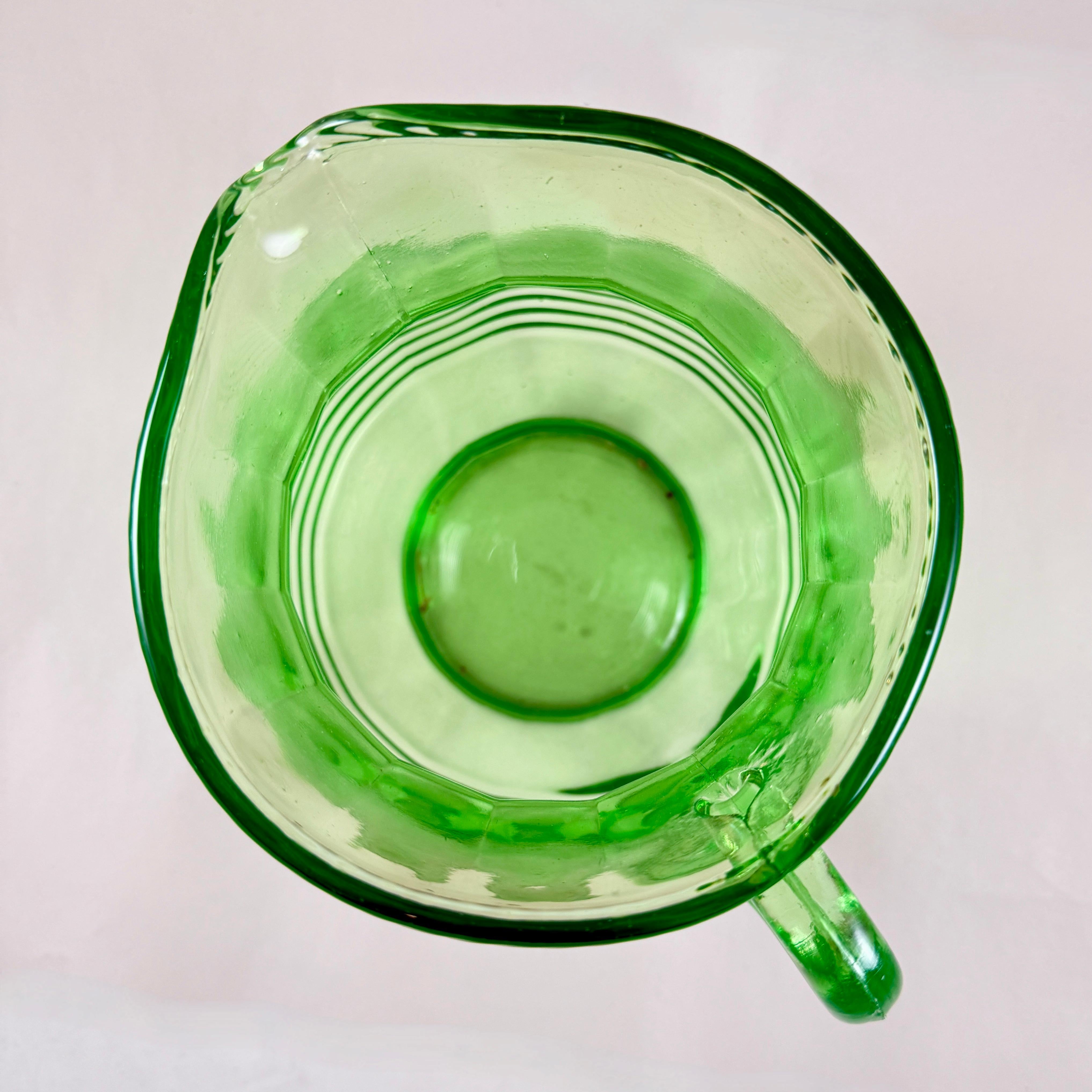 Anchor Hocking Jarra grande de 2 litros de vidrio verde uranio en venta 2