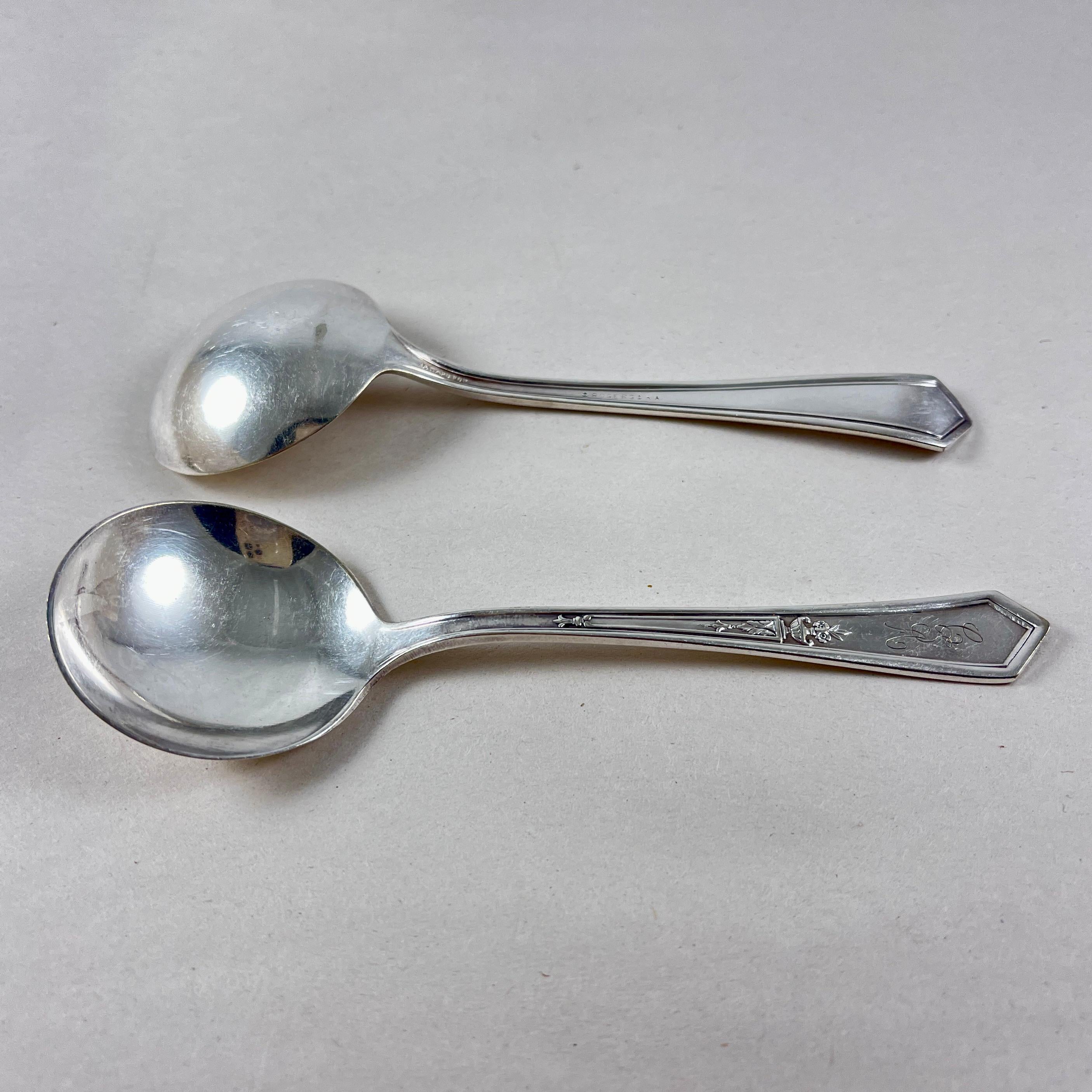 Anchor Rogers Estate Cucharas soperas de plata, juego de 12 en Bueno estado para la venta en Philadelphia, PA