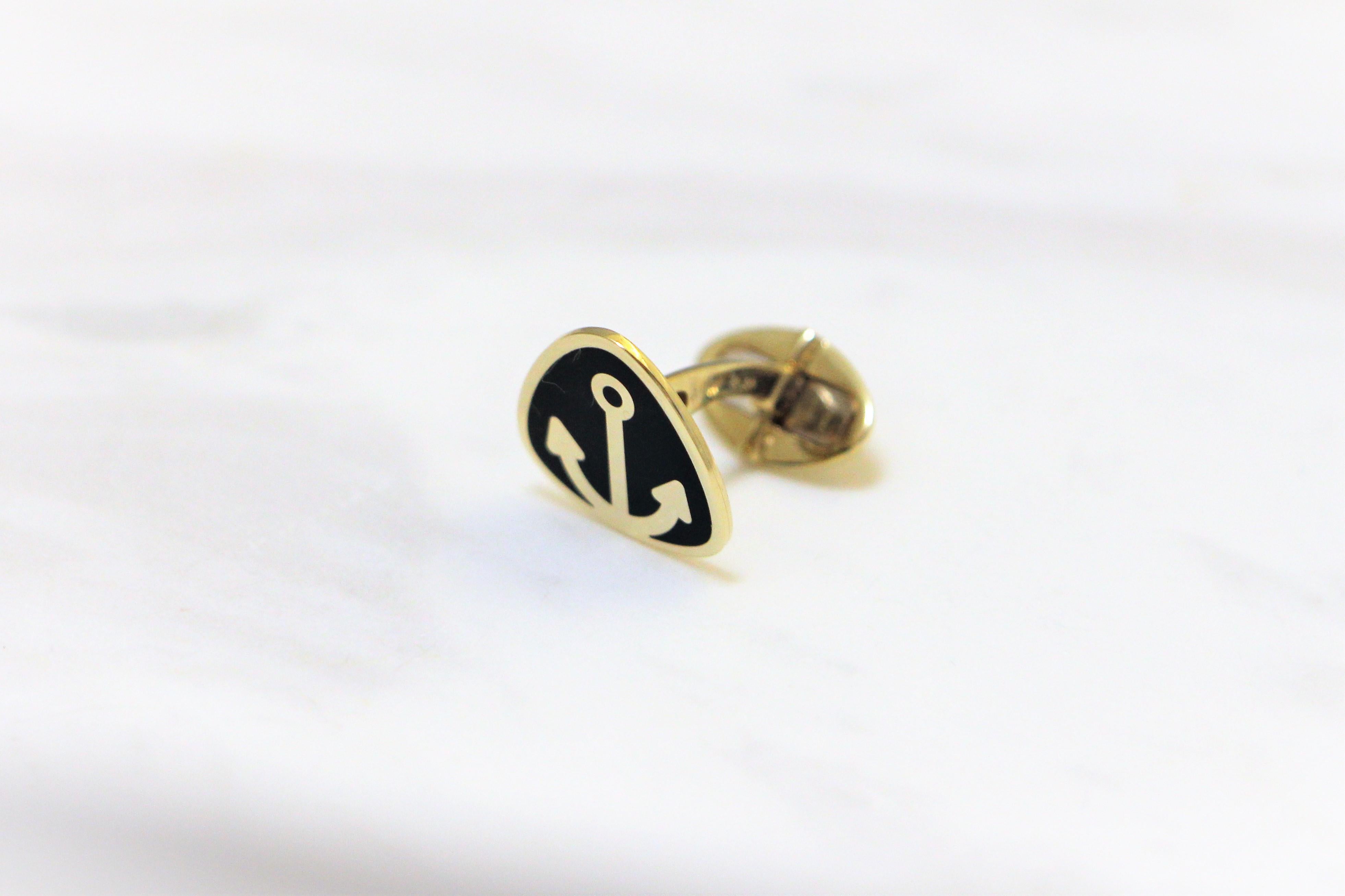 Anchor Yachts Triangle Cuffllinks with Black Ceramic in 14Kt Yellow Gold In New Condition For Sale In Athens, GR