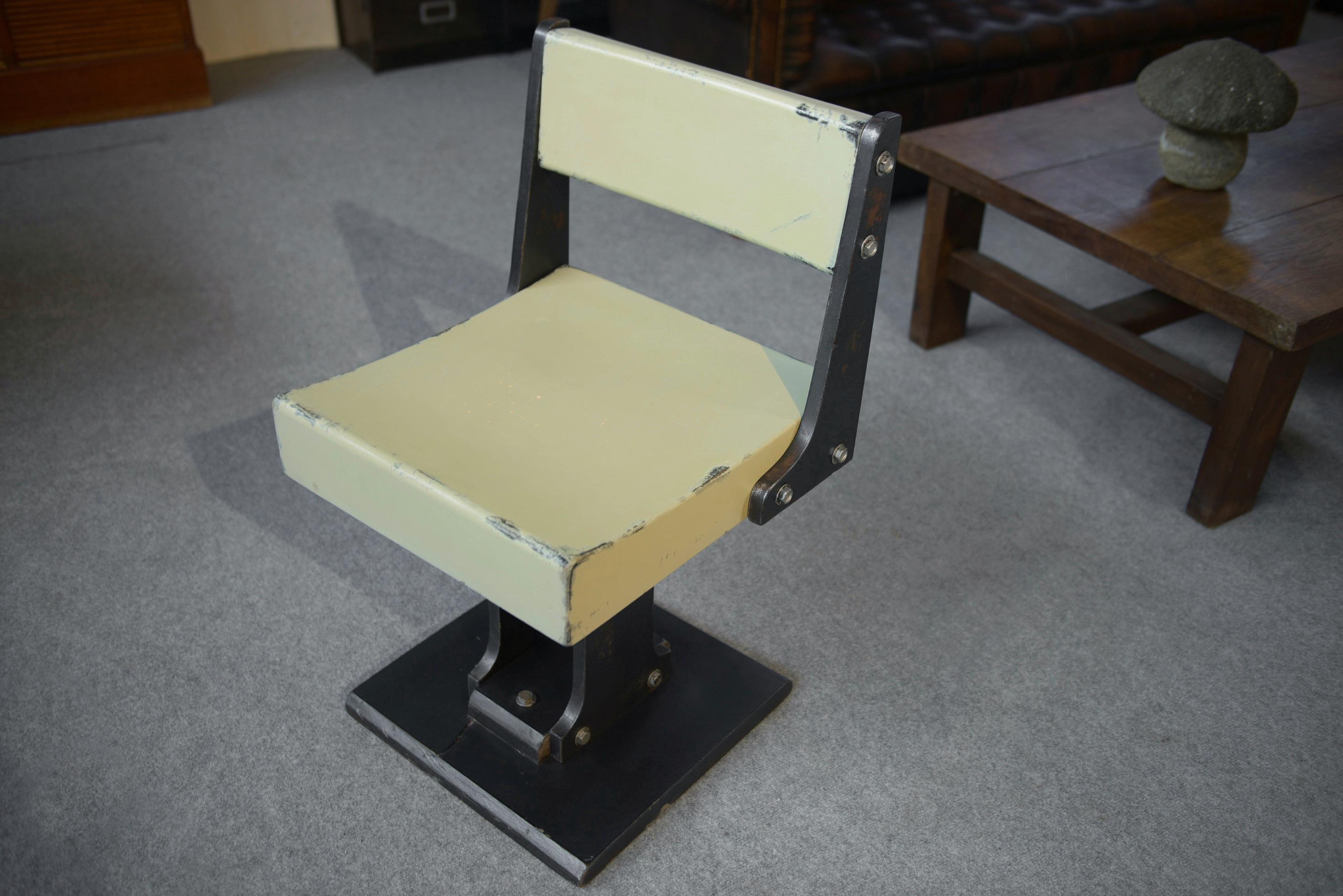 Ancienne chaise design moderniste minimaliste 1960's For Sale 5