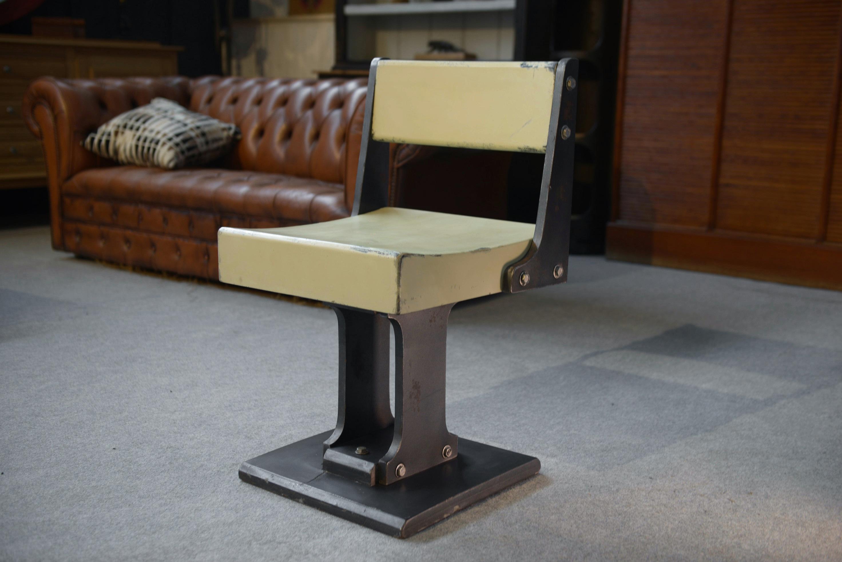 Ancienne chaise design moderniste minimaliste 1960's For Sale 2