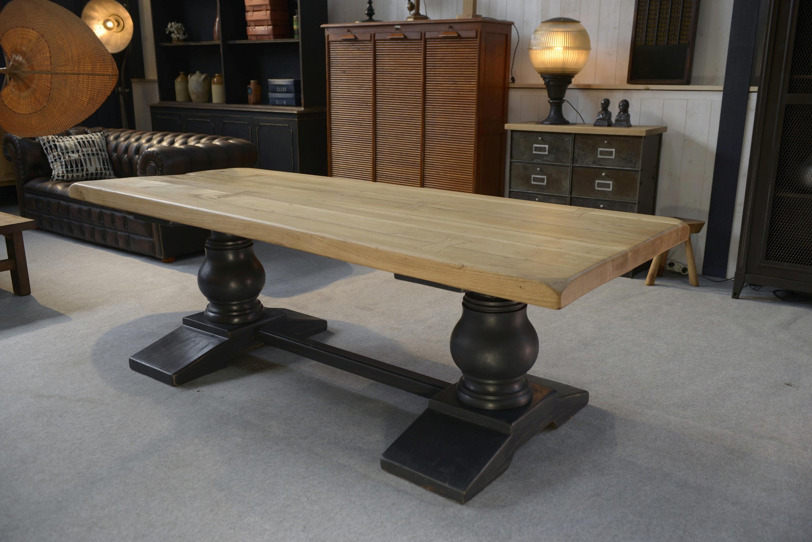 Ancienne table de monastère en chêne massif assemblage à queue-d'aronde XXème Bon état - En vente à TOURCOING, FR