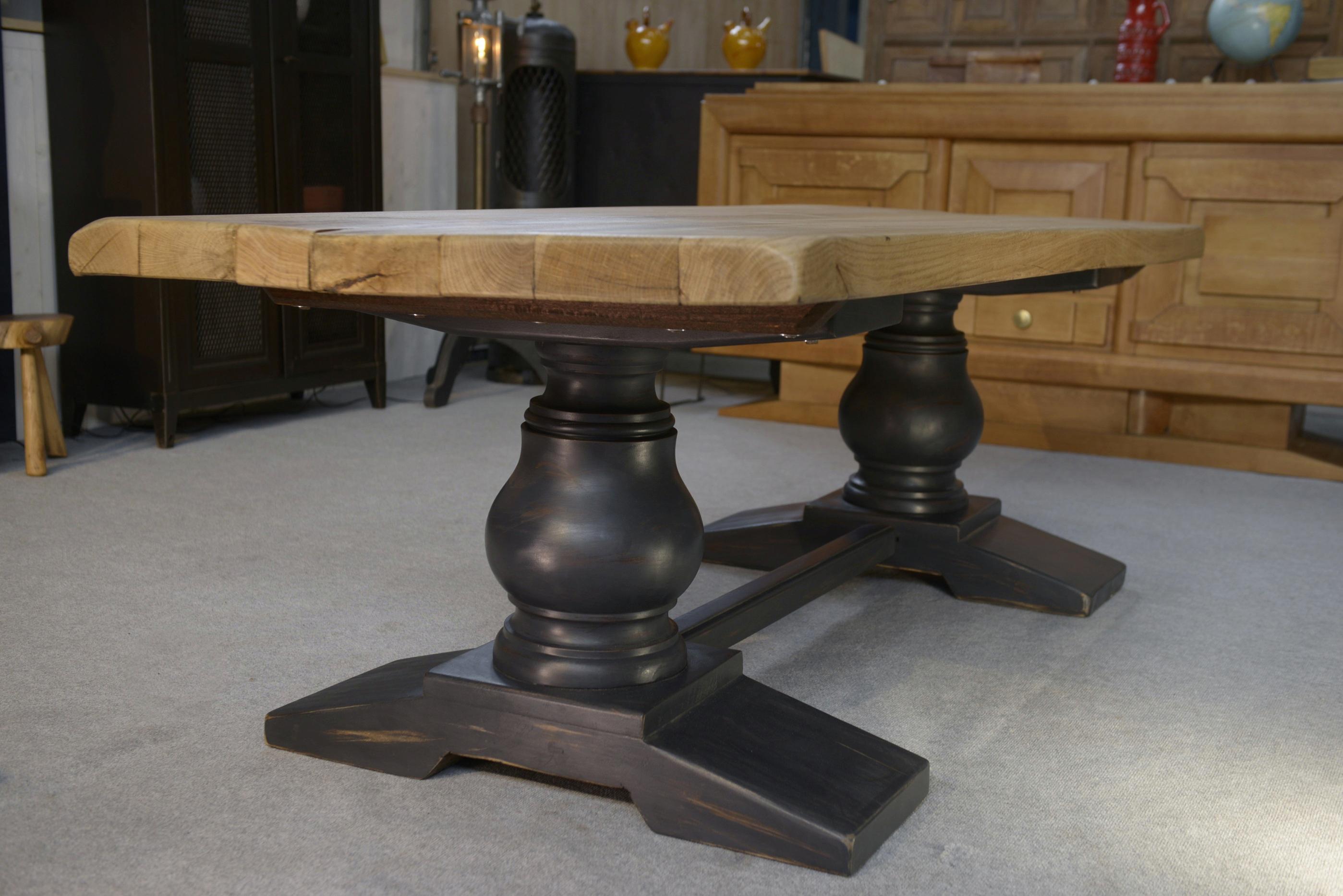 Chêne Ancienne table de monastère en chêne massif assemblage à queue-d'aronde XXème en vente