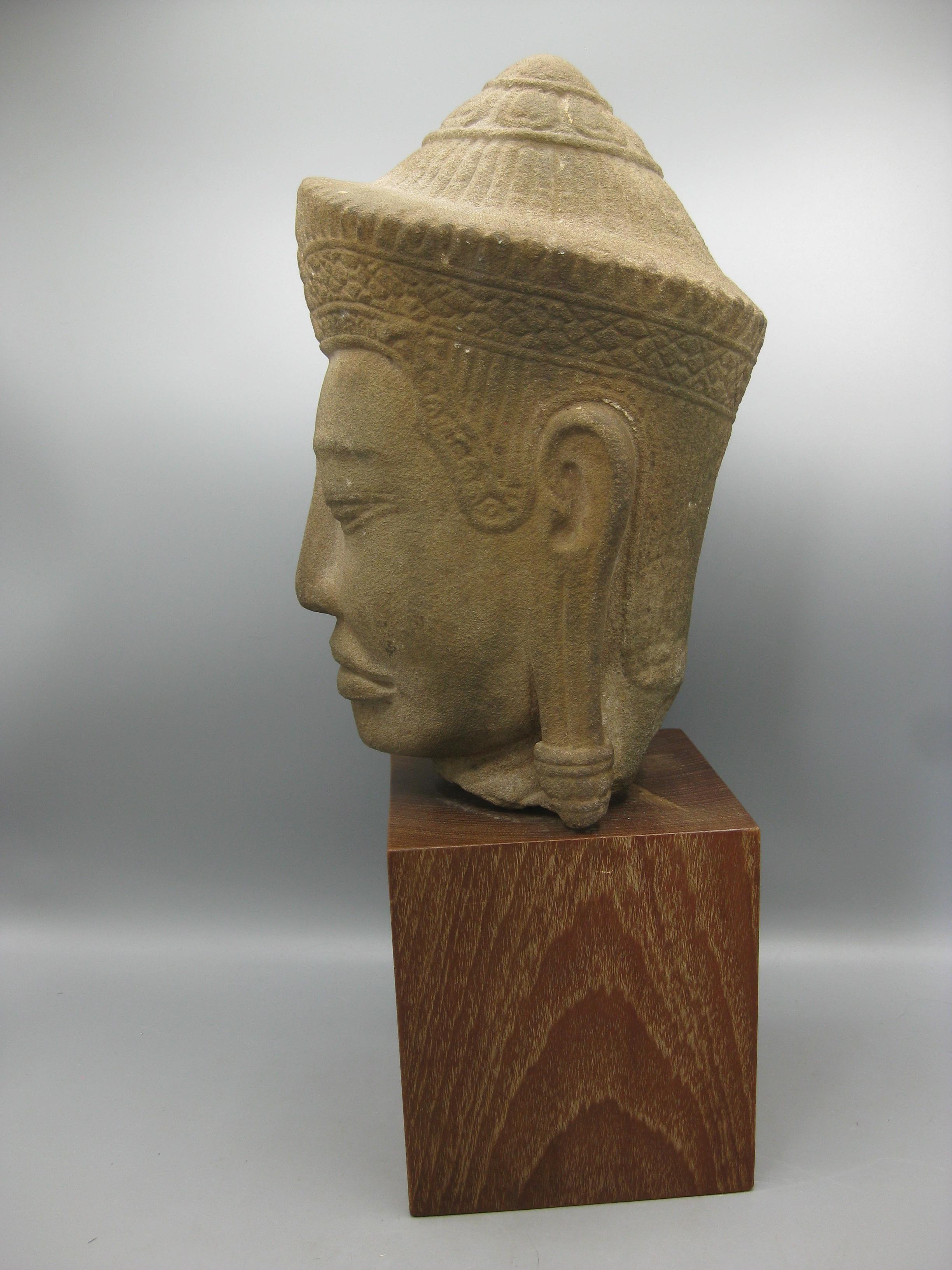 XVIIIe siècle et antérieur Ancien 12ème siècle Khmer Cambodge Grès Vishnu Bouddha Statue Sculpture 15