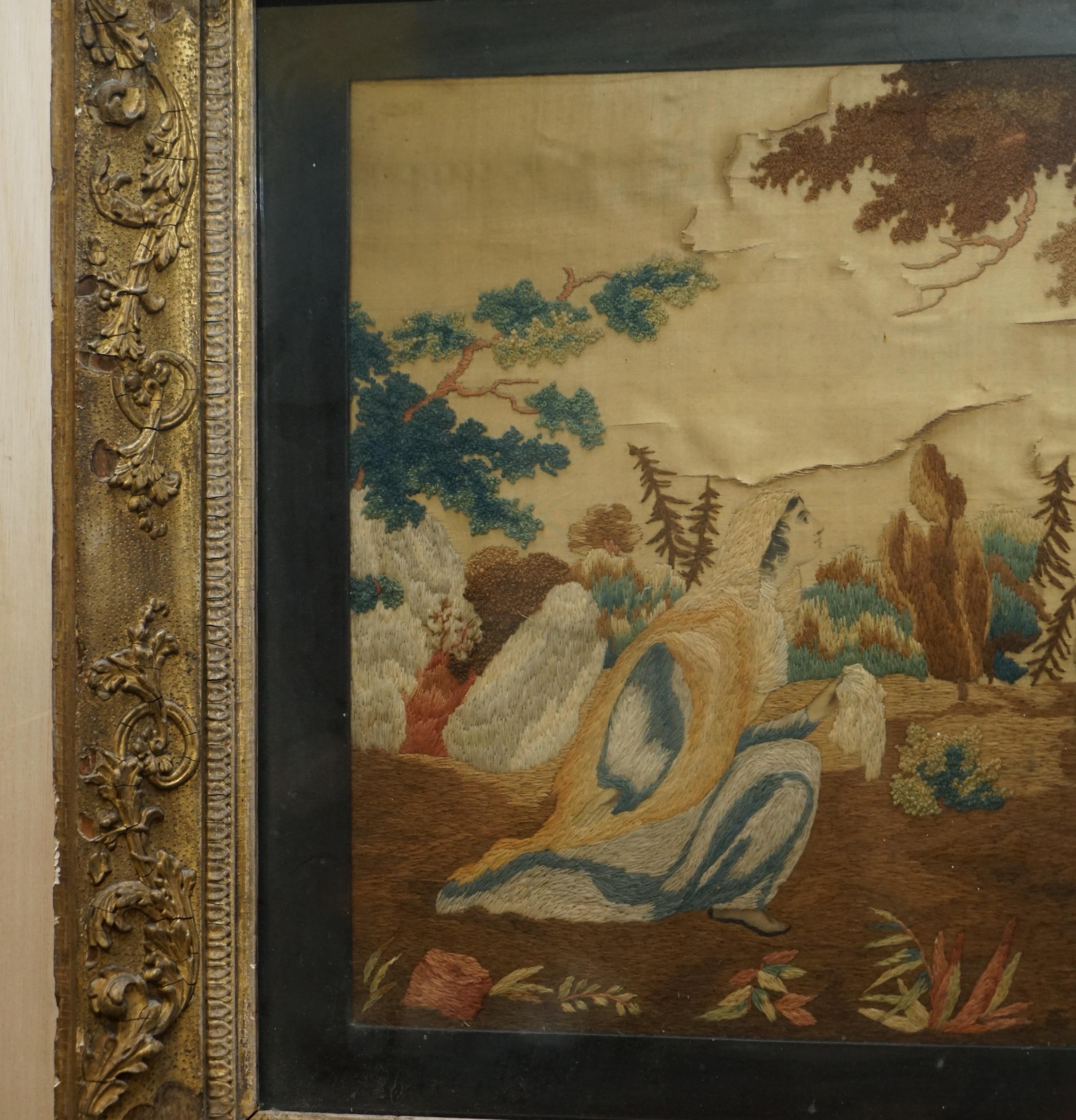 XVIIIe siècle et antérieur Ancienne tapisserie en soie tissée à la main du 17e au 18e siècle, datant de 300 à 400 ans See One en vente