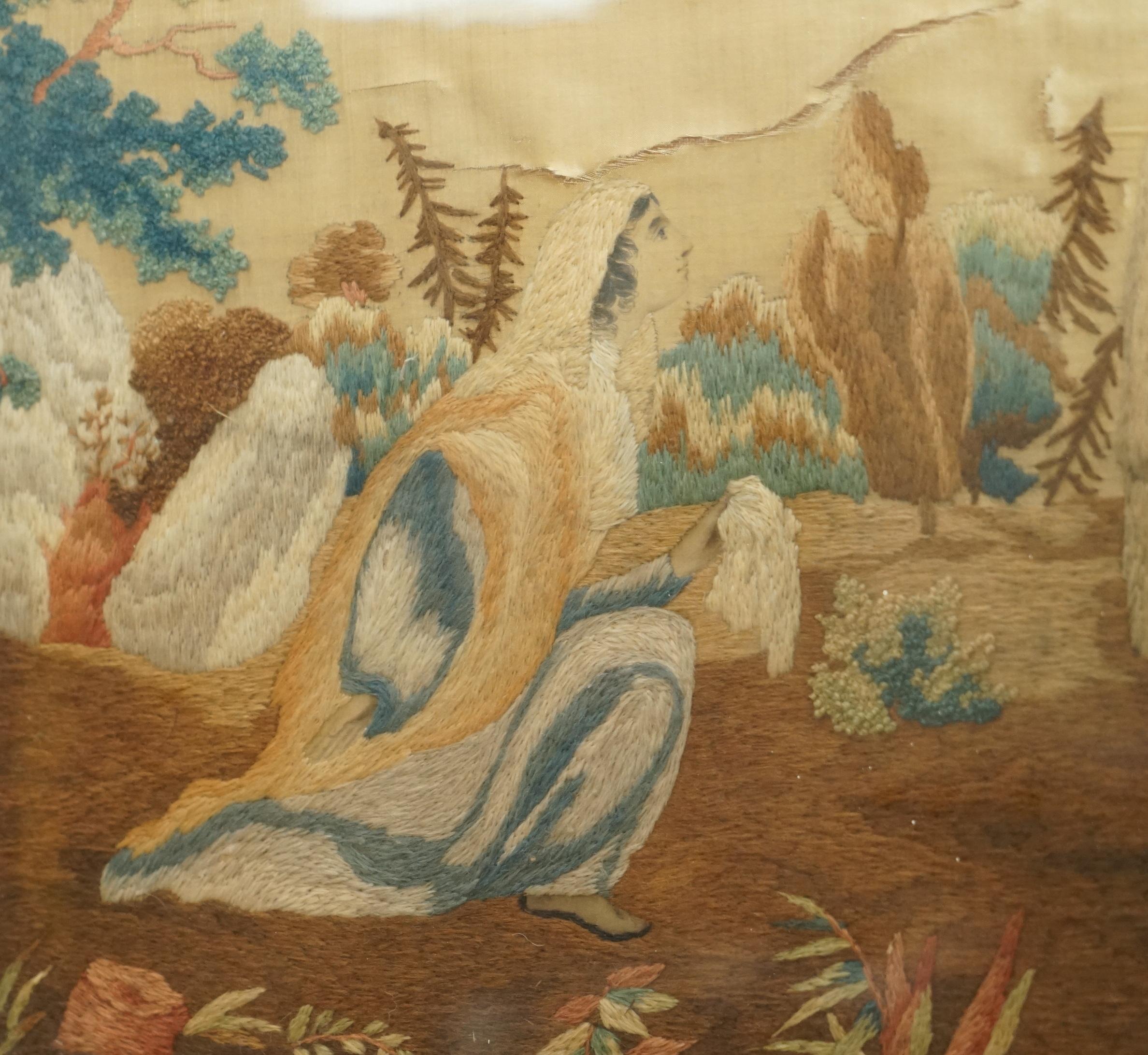 Soie Ancienne tapisserie en soie tissée à la main du 17e au 18e siècle, datant de 300 à 400 ans See One en vente