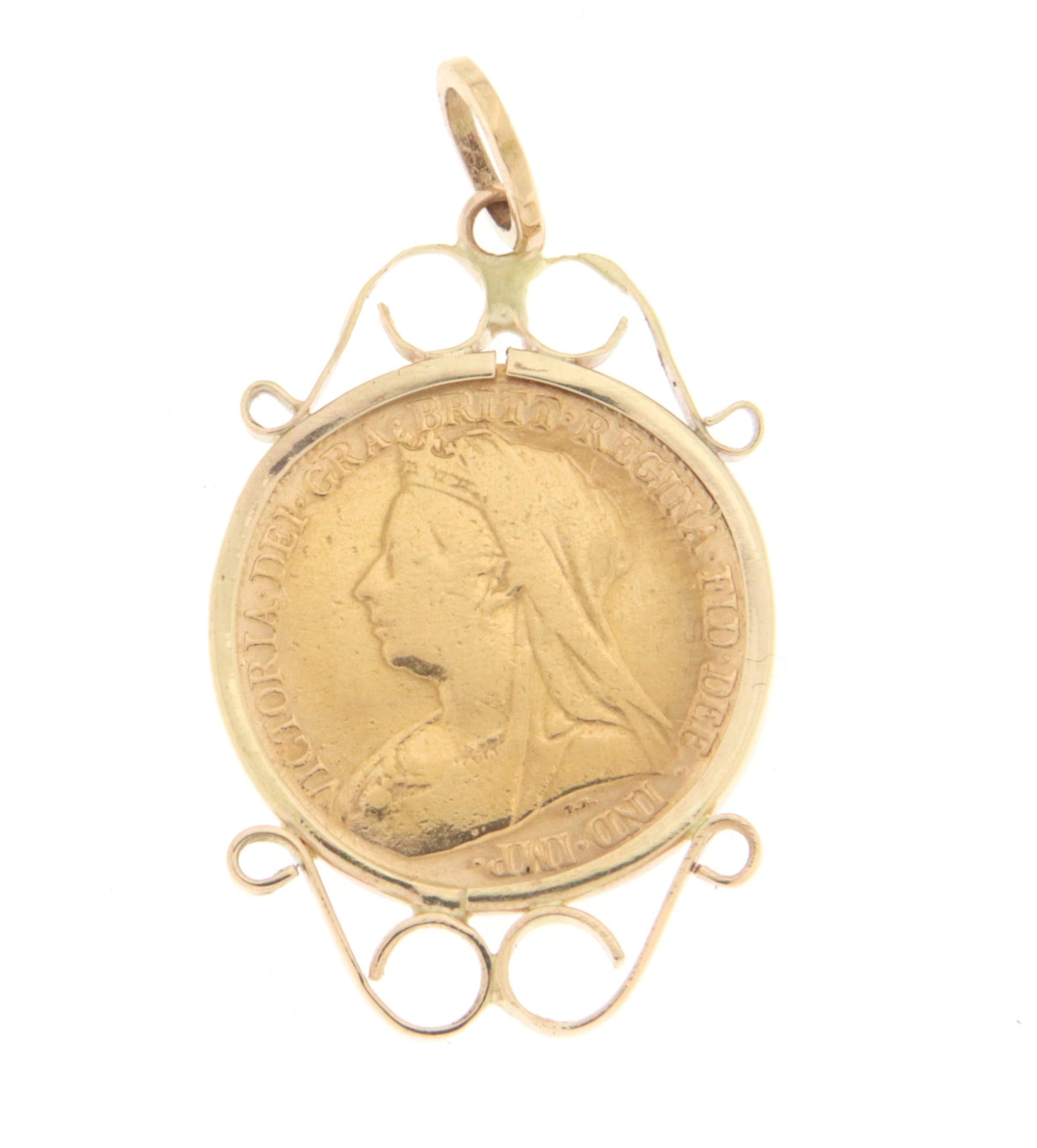 Antike Halskette mit Anhänger aus 18 Karat Gelbgold und 22 Karat britischen Münzen im Zustand „Hervorragend“ im Angebot in Marcianise, IT