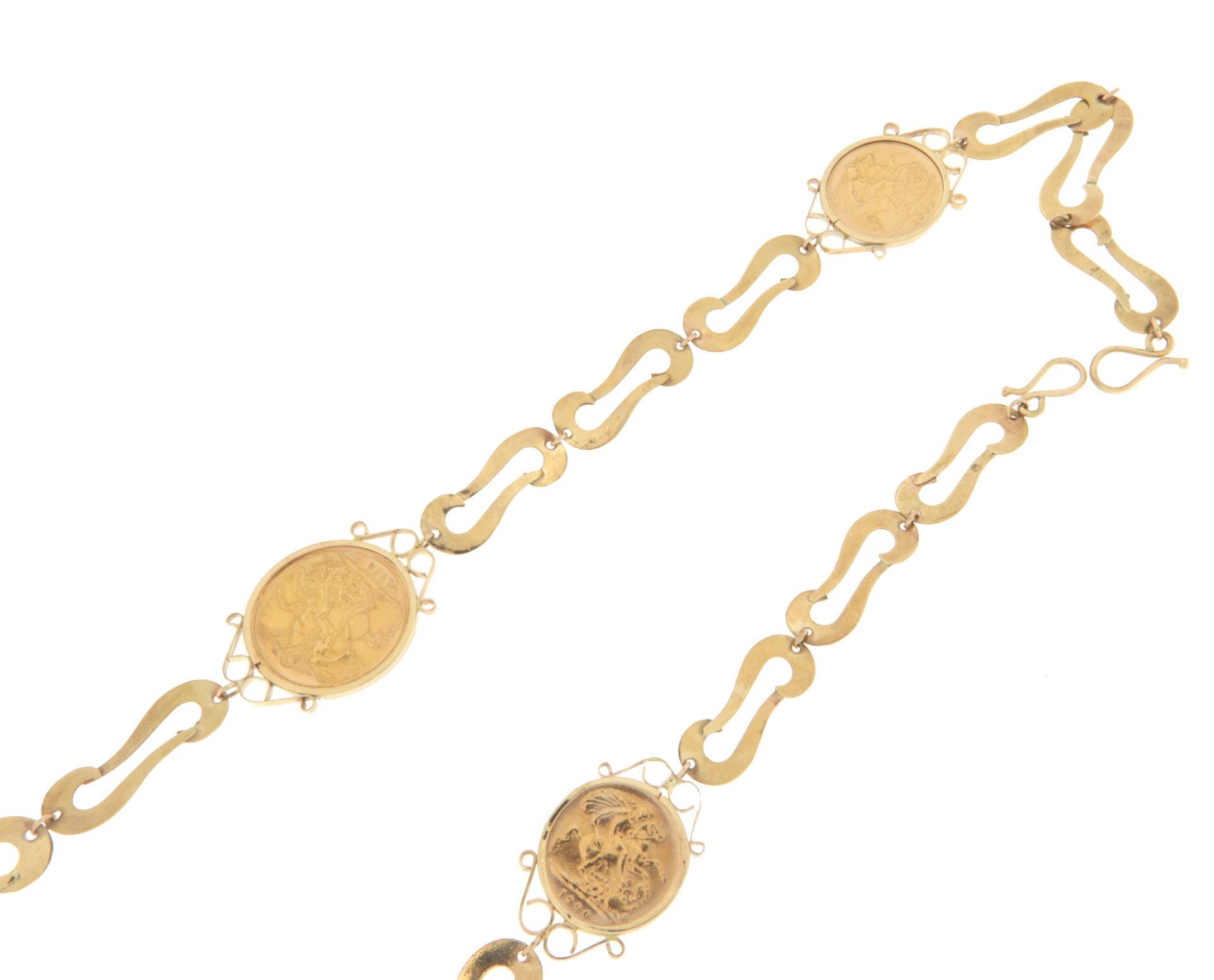 Ancient 9 Karat Yellow Gold and 22 Karat British Coins Chain Necklace In Excellent Condition In Marcianise, IT