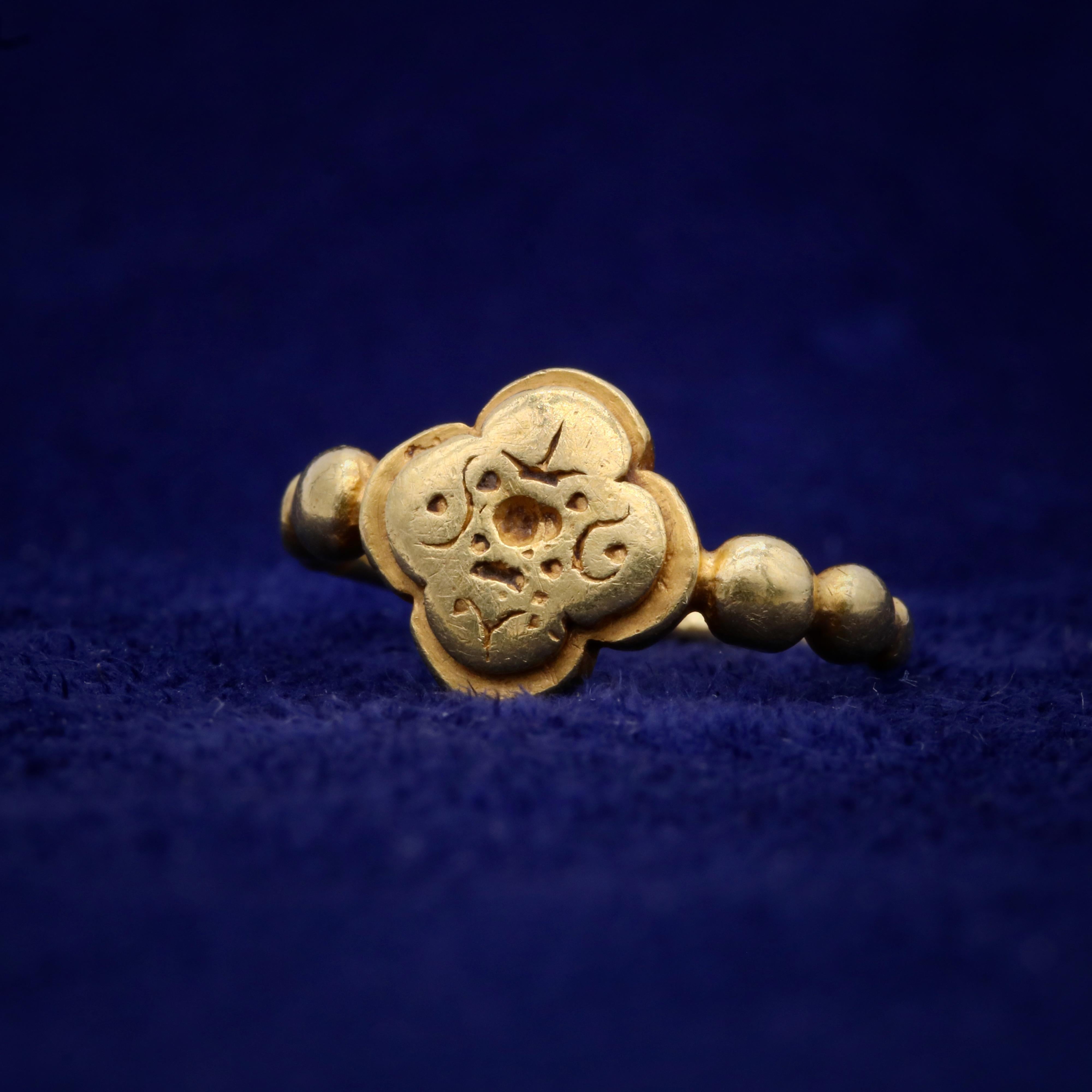 Women's or Men's Ancient 9th or 10th Century 22K Yellow Gold Javanese Sri Ring For Sale