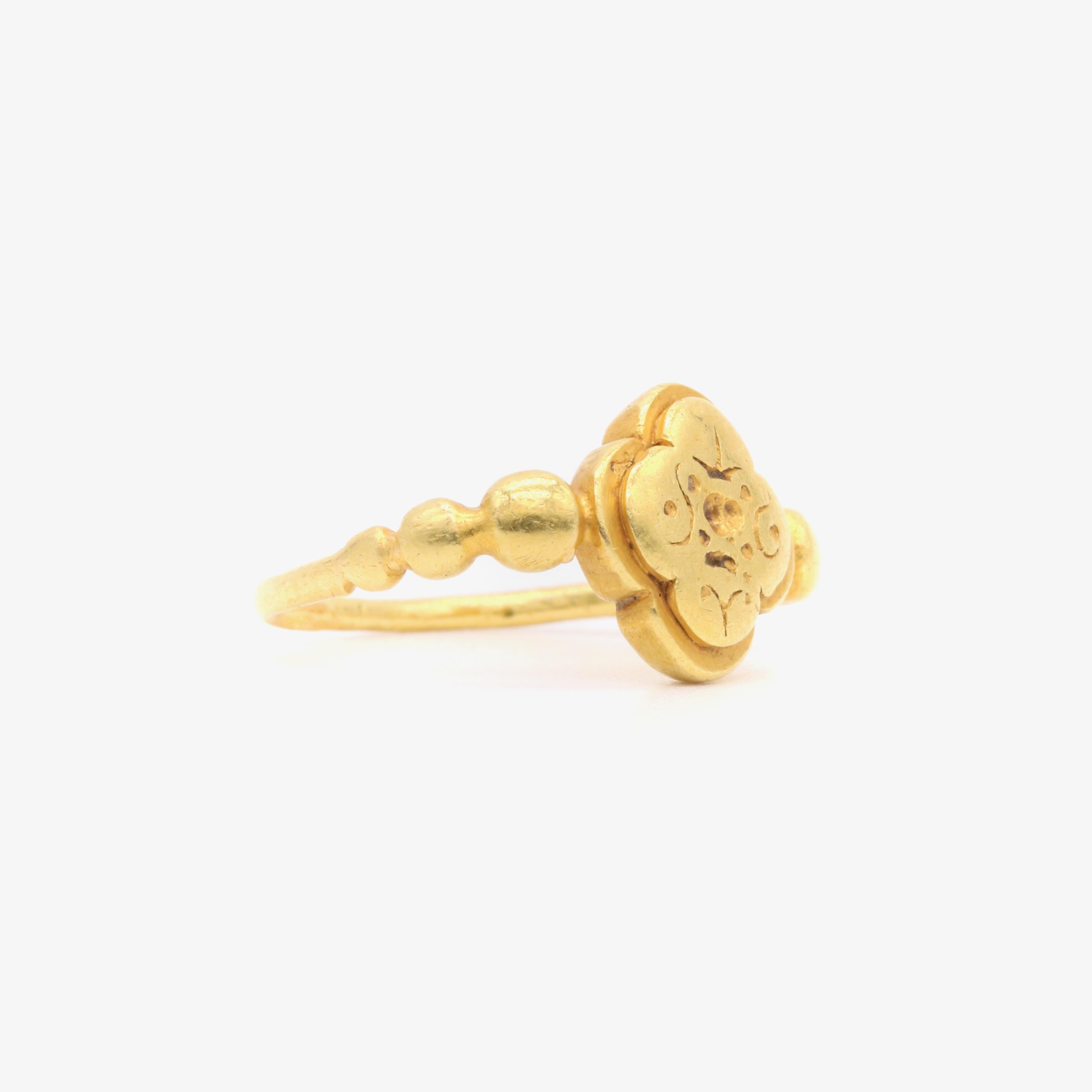 Ancient 9th or 10th Century 22K Yellow Gold Javanese Sri Ring For Sale 1