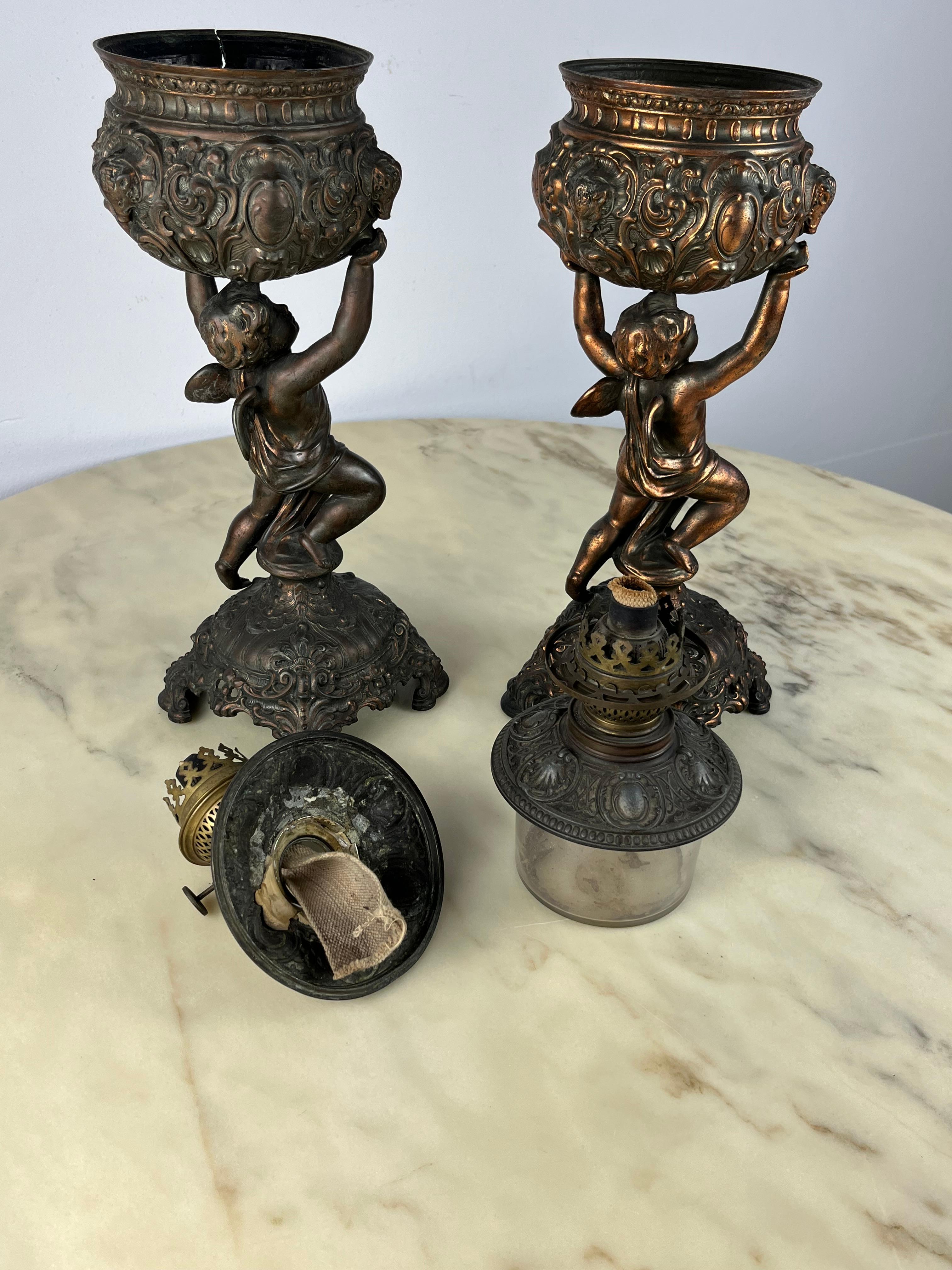 Ancient And Original Pair of Bronze Oil Lamps, 1930 For Sale 3