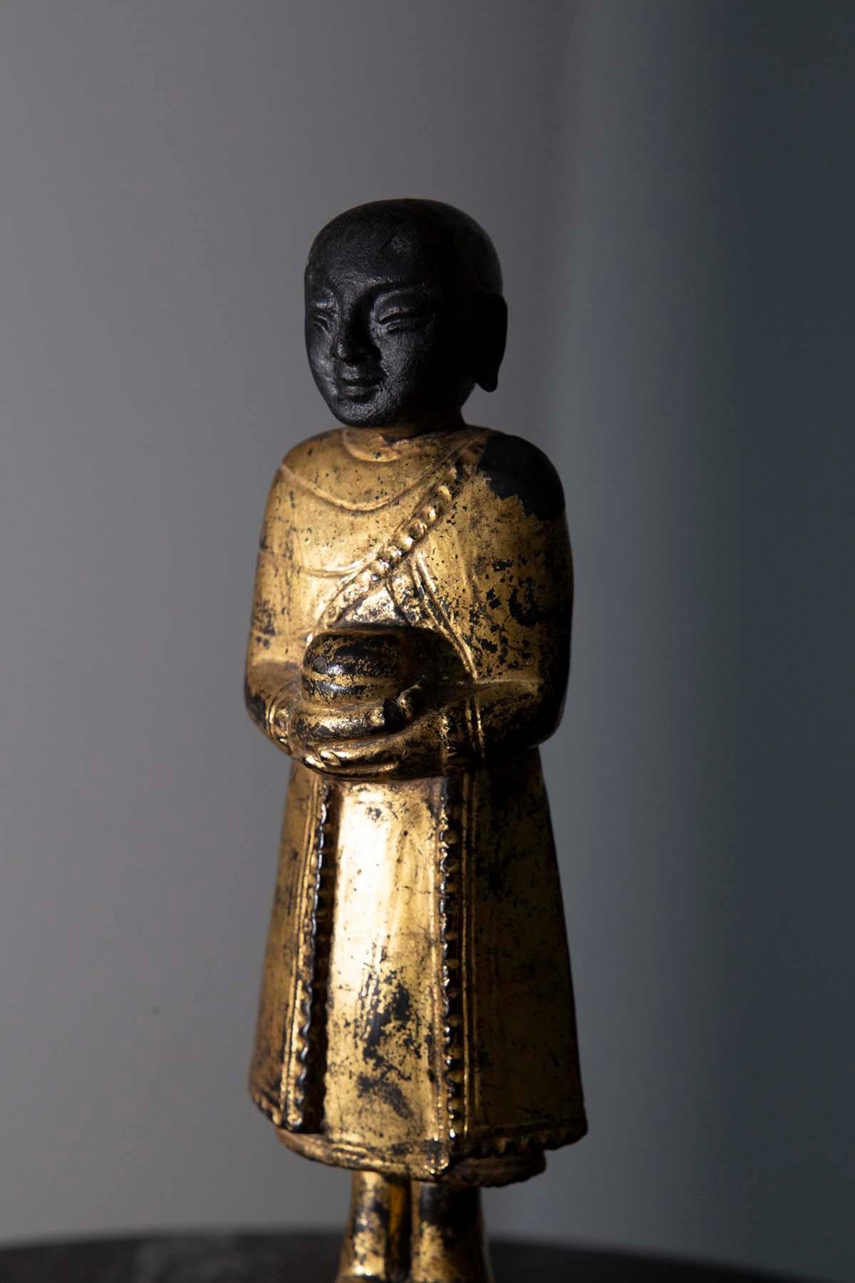 19th Century Ancient and rare Burmese water-bearing Buddha, 19th century For Sale