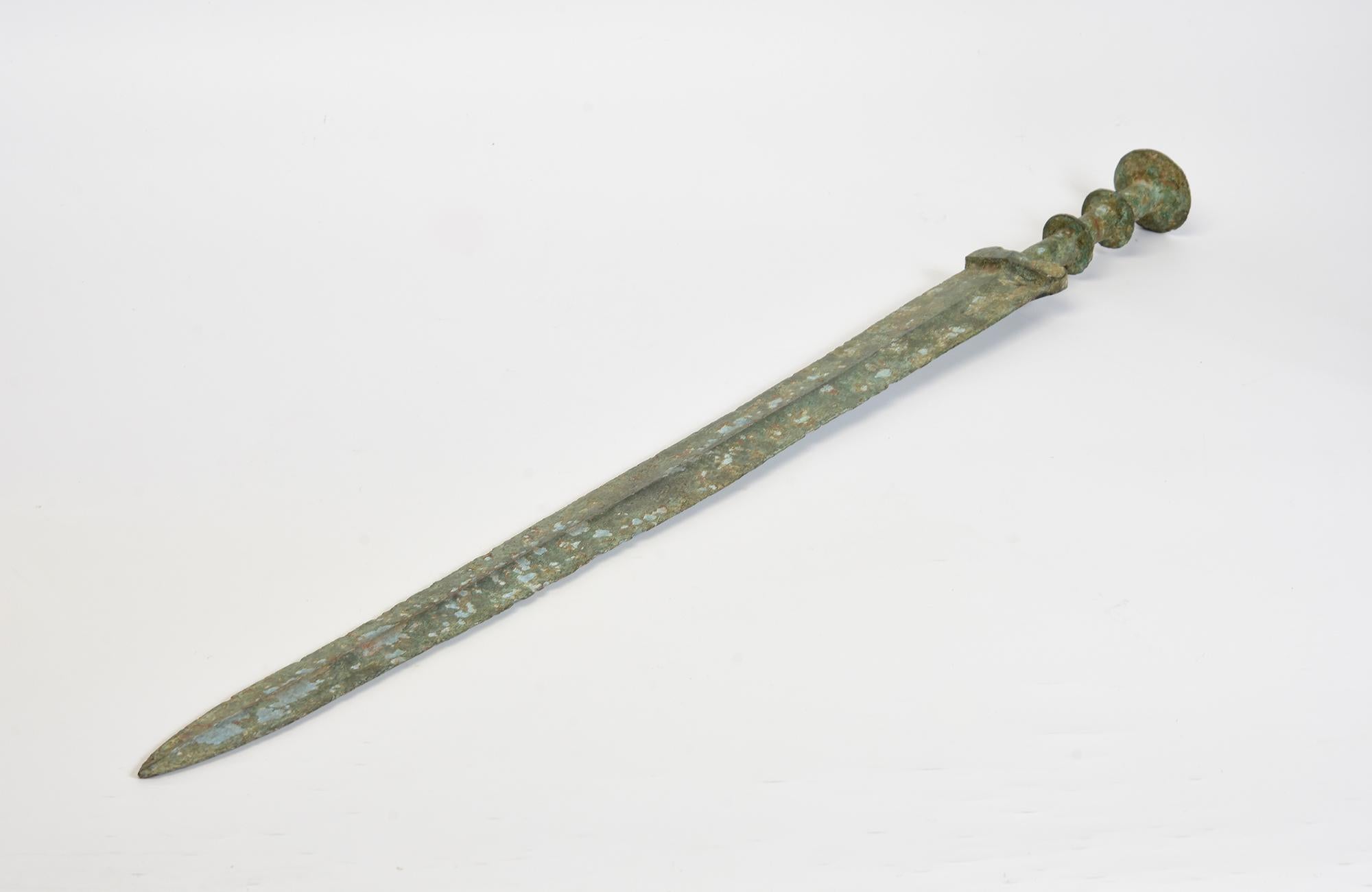 Antike chinesische Ost Zhou Bronze Schwert / Messer / Dolch mit Stand im Angebot 8