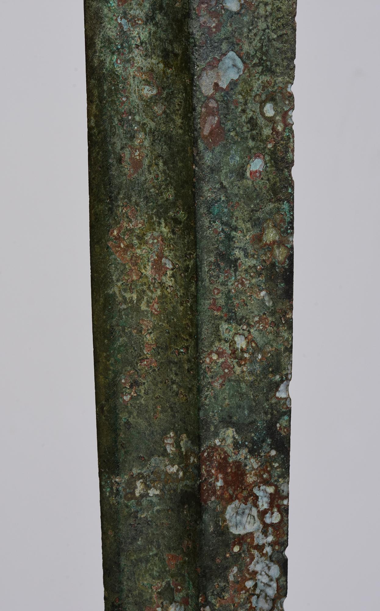 Ancient Antique Chinese Eastern Zhou Bronze Sword / Knife / Dagger with Stand In Fair Condition In Sampantawong, TH