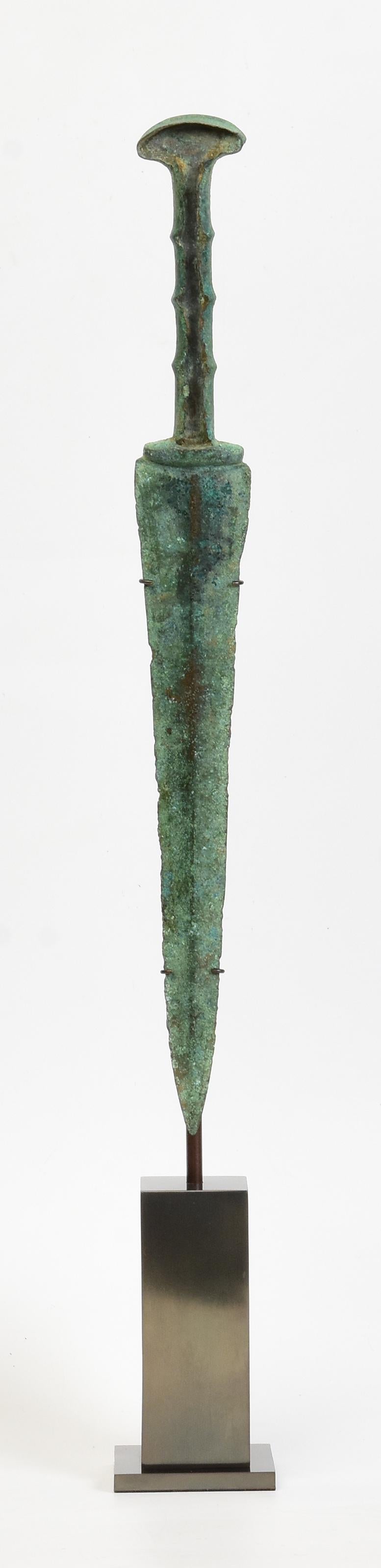 Antikes antikes Luristan-Bronze-Kurzarm / Messer / Frühes Eisenzeitalter Waffen aus Bronze im Angebot 4