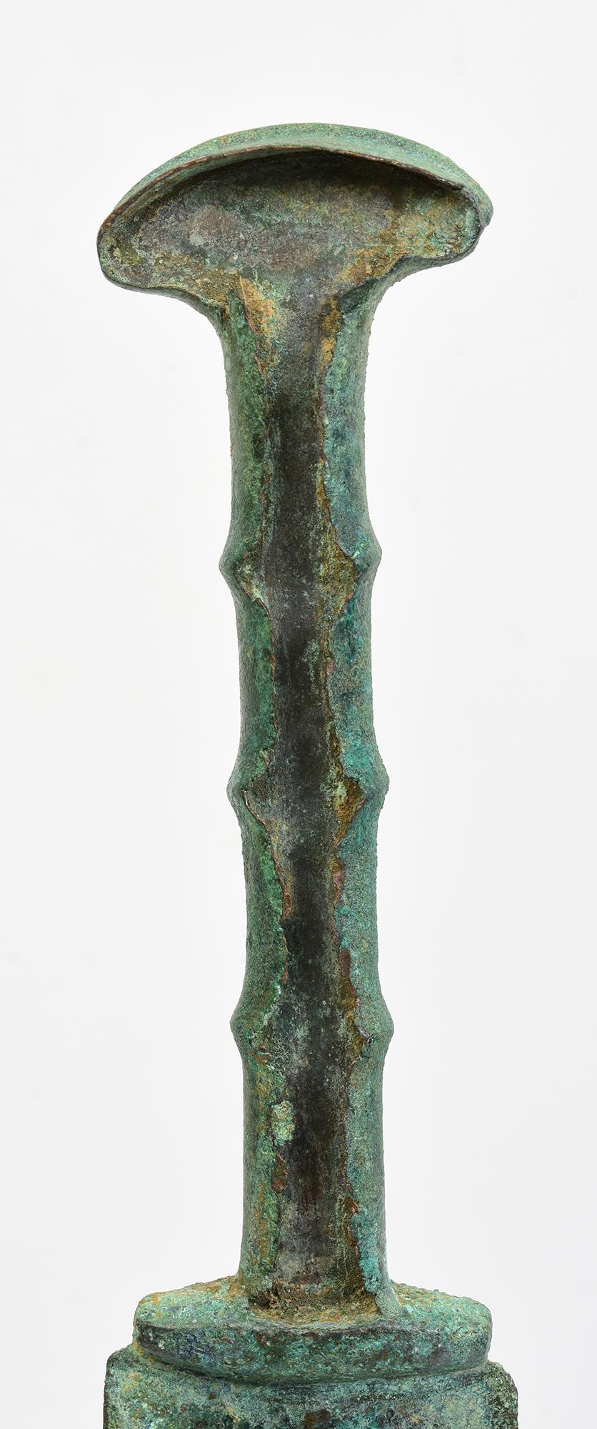 Antikes antikes Luristan-Bronze-Kurzarm / Messer / Frühes Eisenzeitalter Waffen aus Bronze (Persisch) im Angebot