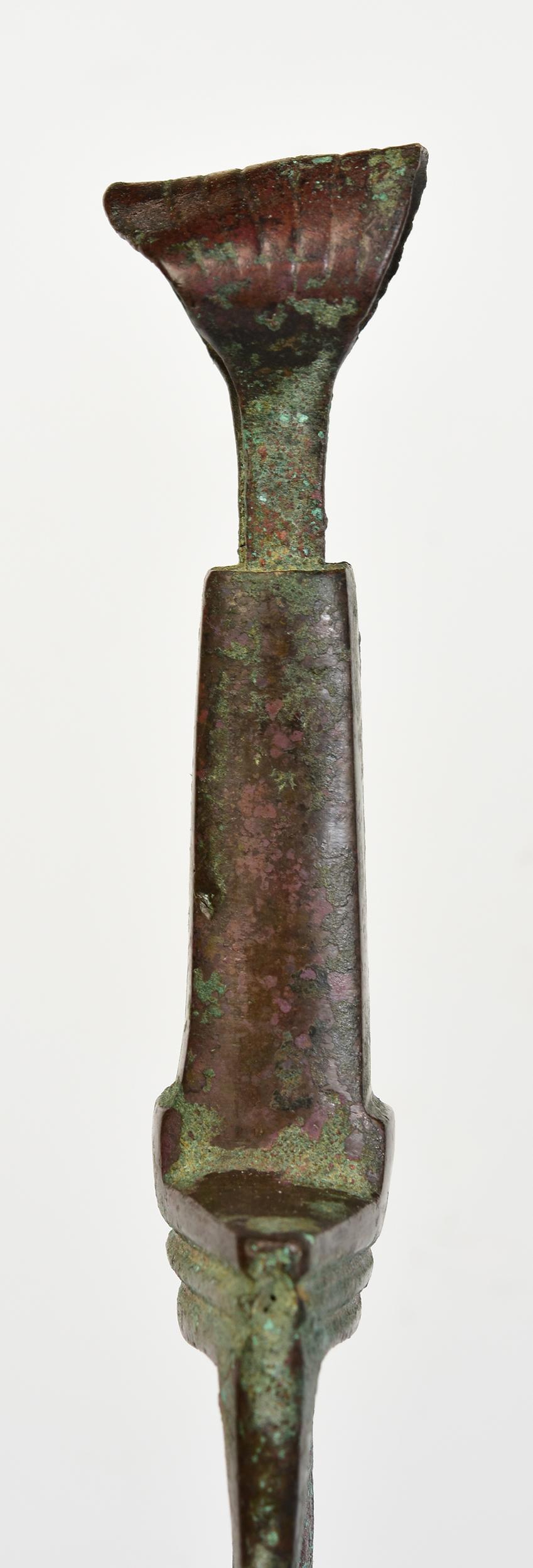 Ancient Antique Luristan Bronze Sword / Knife / Dagger / Early Iron Age Weapon In Good Condition For Sale In Sampantawong, TH