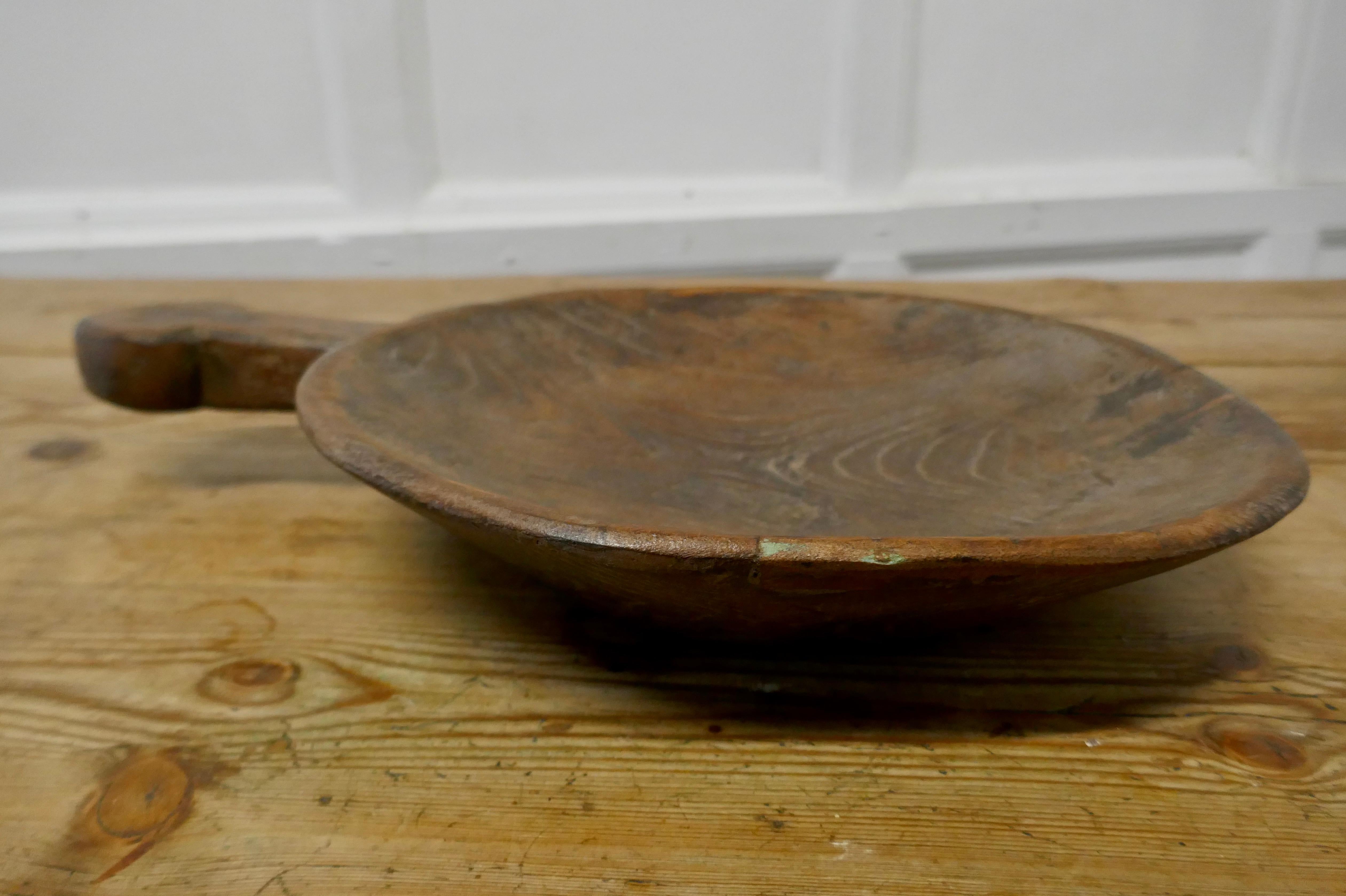Ancient Asian Grain Scoop Bowl In Distressed Condition For Sale In Chillerton, Isle of Wight