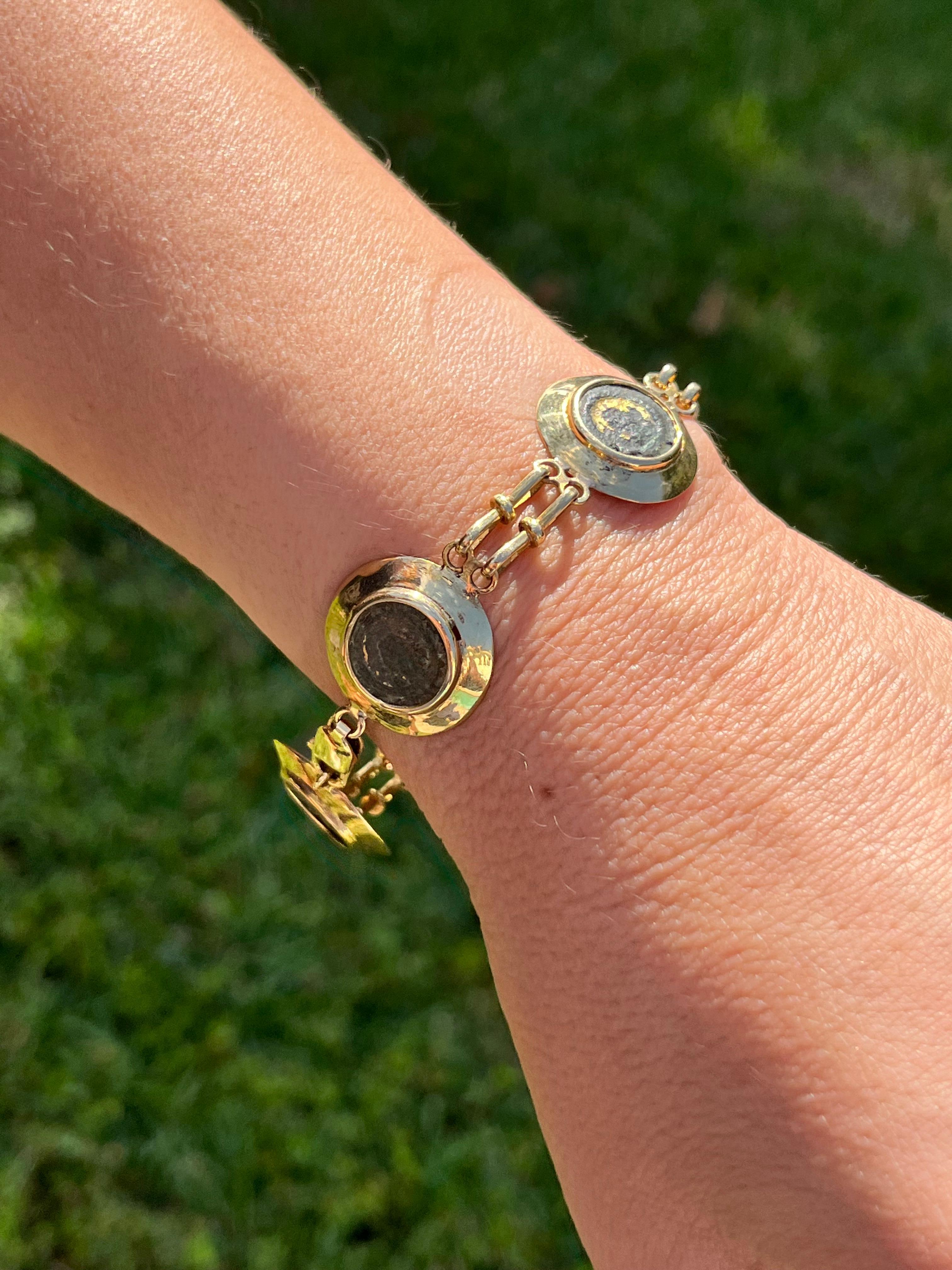 Collier et bracelet ancienne pièce de monnaie dorée Axum en or jaune 18 carats Pour femmes en vente