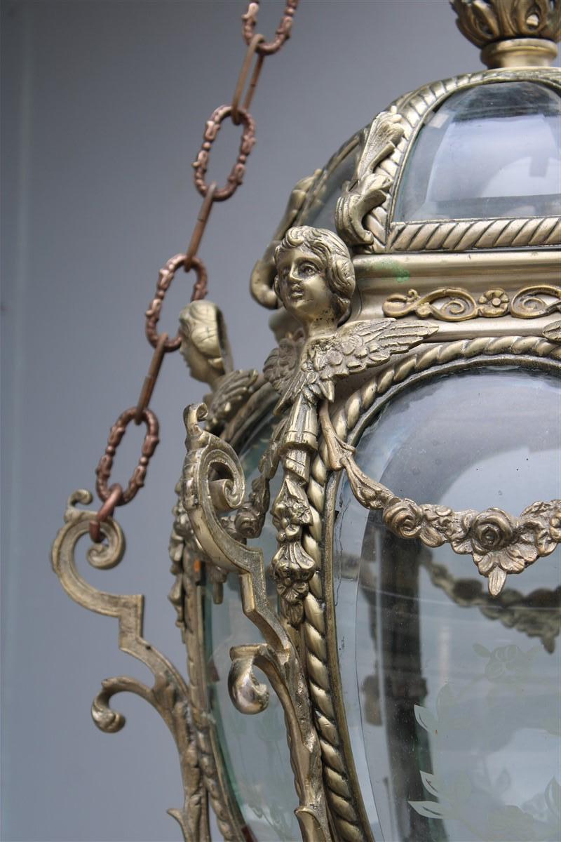 Ancienne lanterne de style baroque en fusion de bronze avec petits anges en verre incurvé  en vente 2