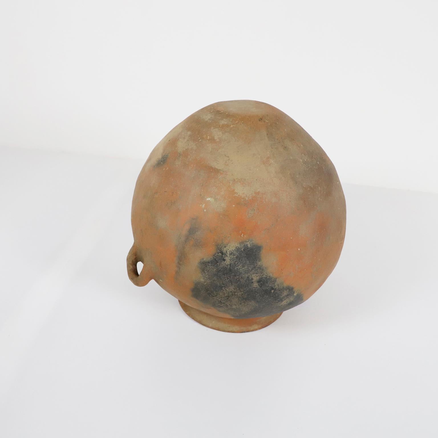 Ancient Barro Pot #3 from Mexico, Circa 1940 In Fair Condition In Mexico City, CDMX