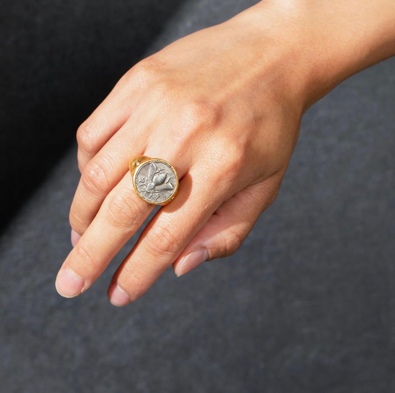 Ancient Bee Coin Signet Ring w/ Diamonds, Hammered Gold, 24kt & Silver For Sale 7