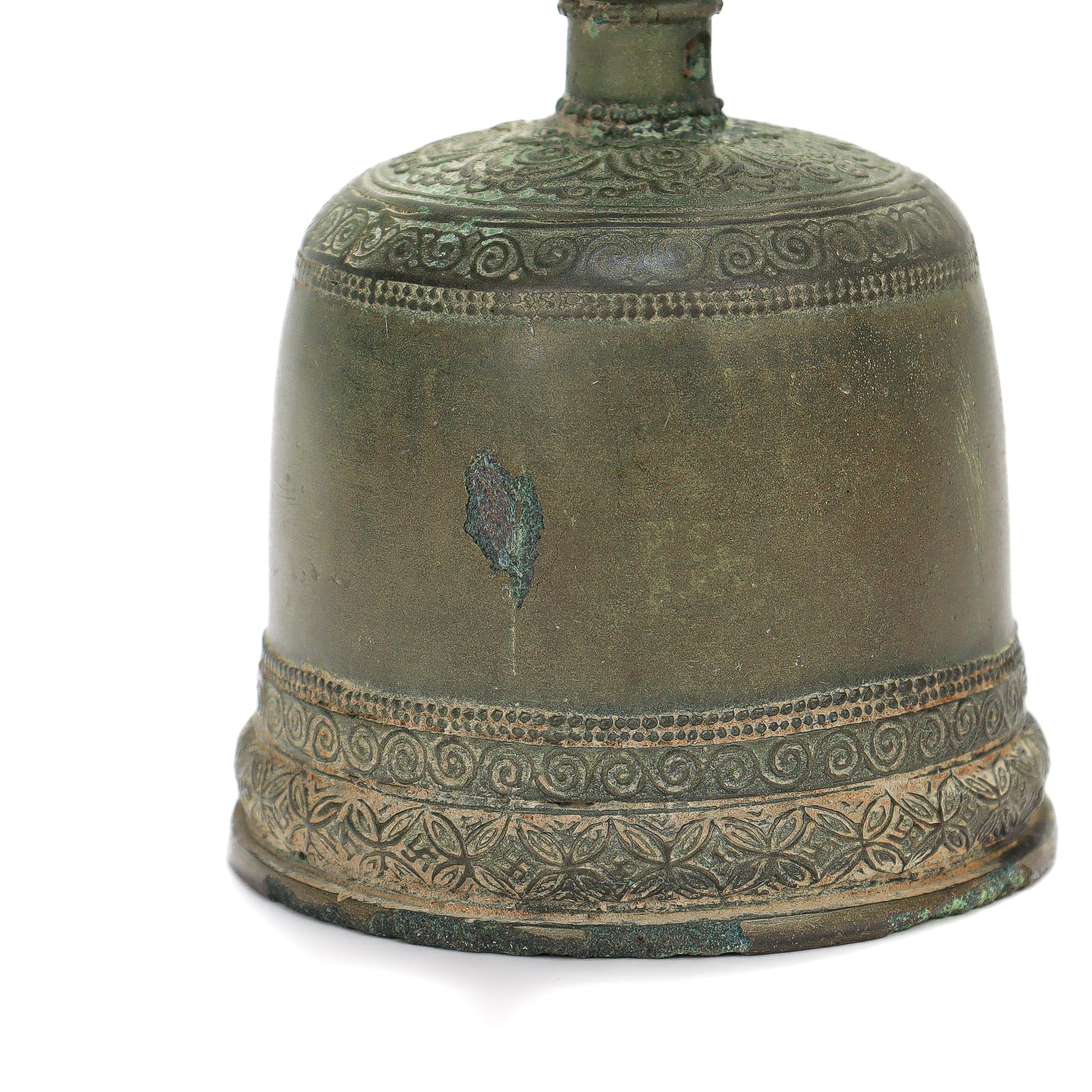 Ancient Bronze Buddhist Ghanta Hand Bell with Vajra / Dorje Handle For Sale 7