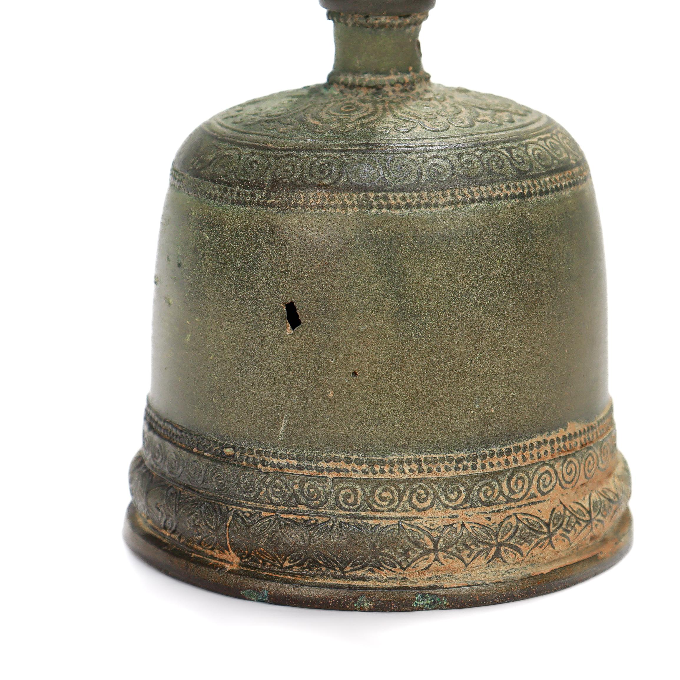 Ancient Bronze Buddhist Ghanta Hand Bell with Vajra / Dorje Handle For Sale 8