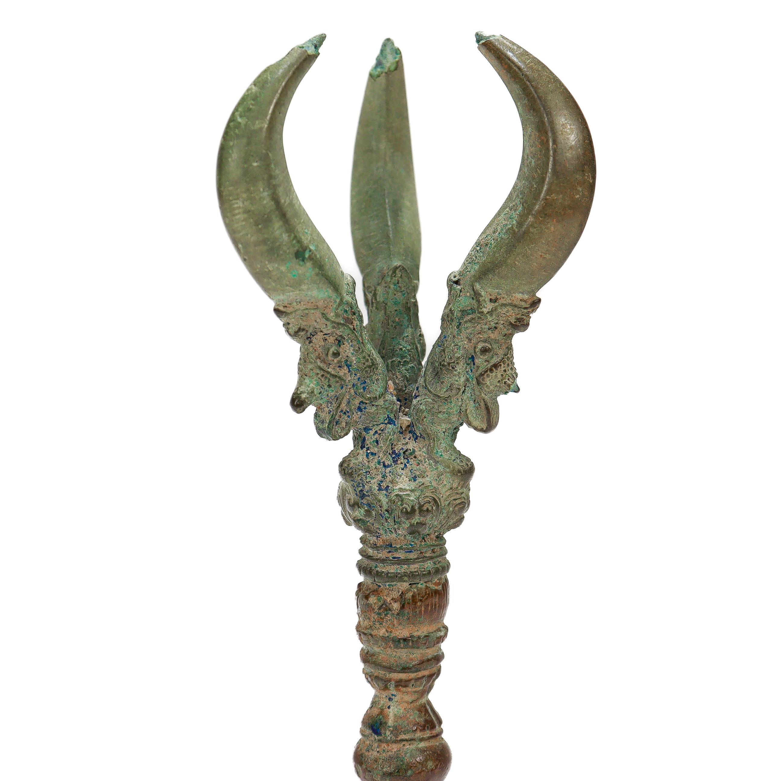 Ancient Bronze Buddhist Ghanta Hand Bell with Vajra / Dorje Handle For Sale 3