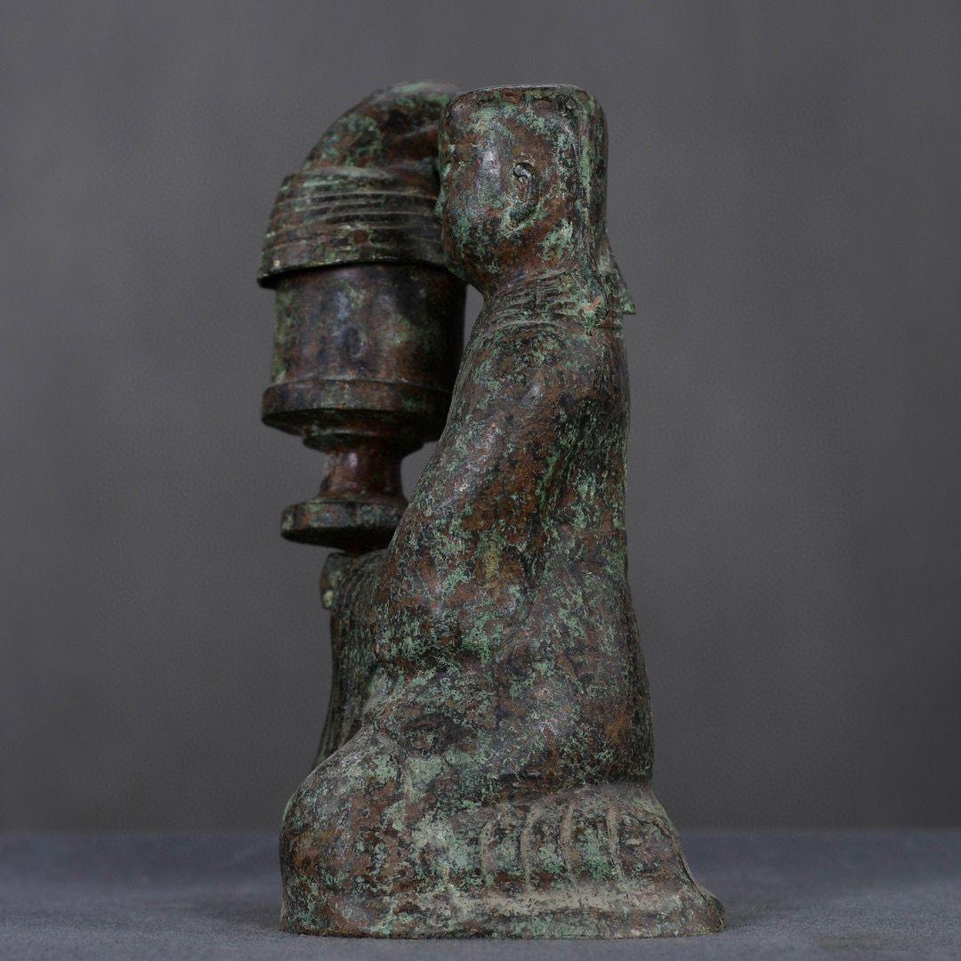 27cm Vintage Bronze Kneeling Down Human Hands Holding Lantern Statue For Sale 2