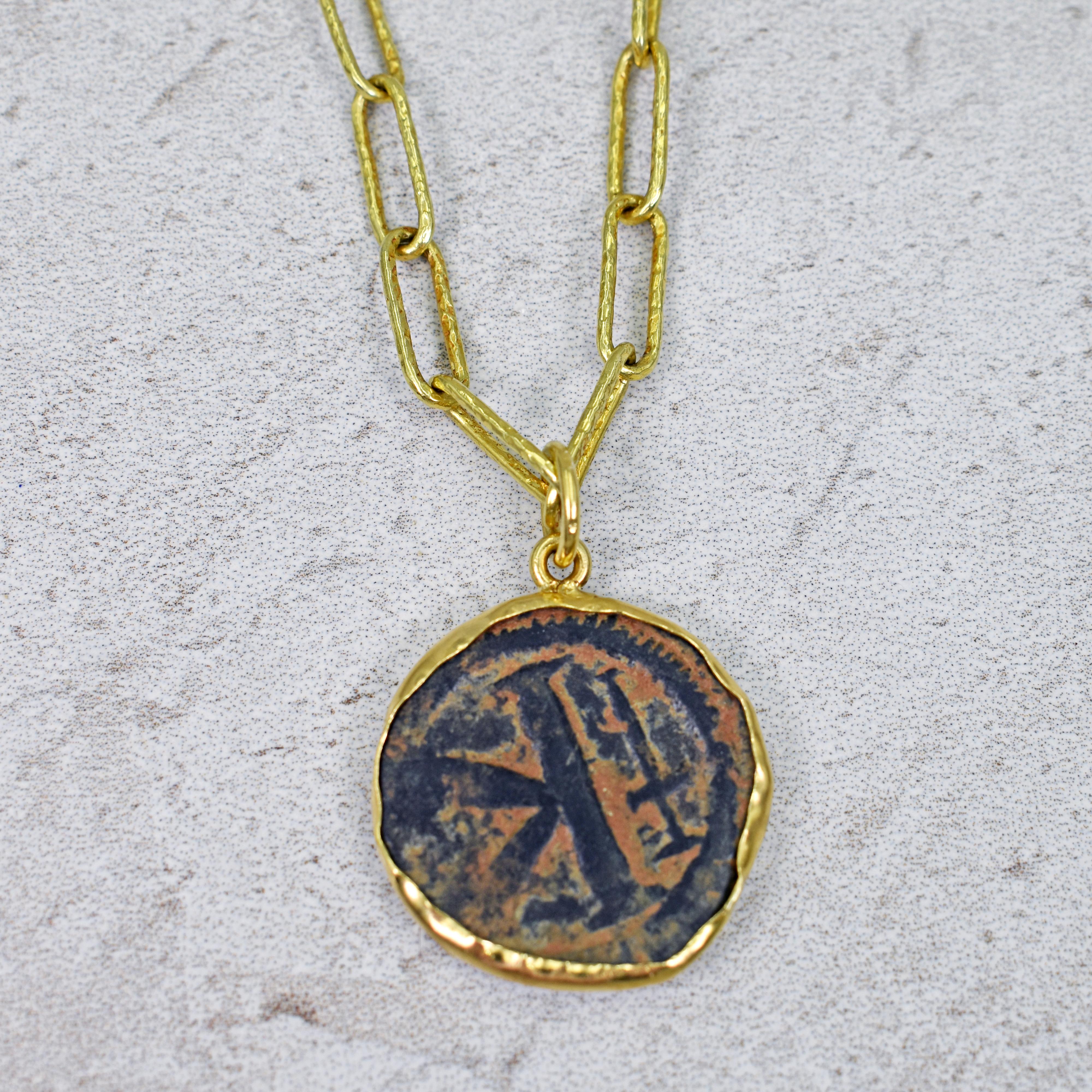 Taille ronde Collier pendentif en or 22 carats avec pièce de monnaie byzantine et diamants en vente